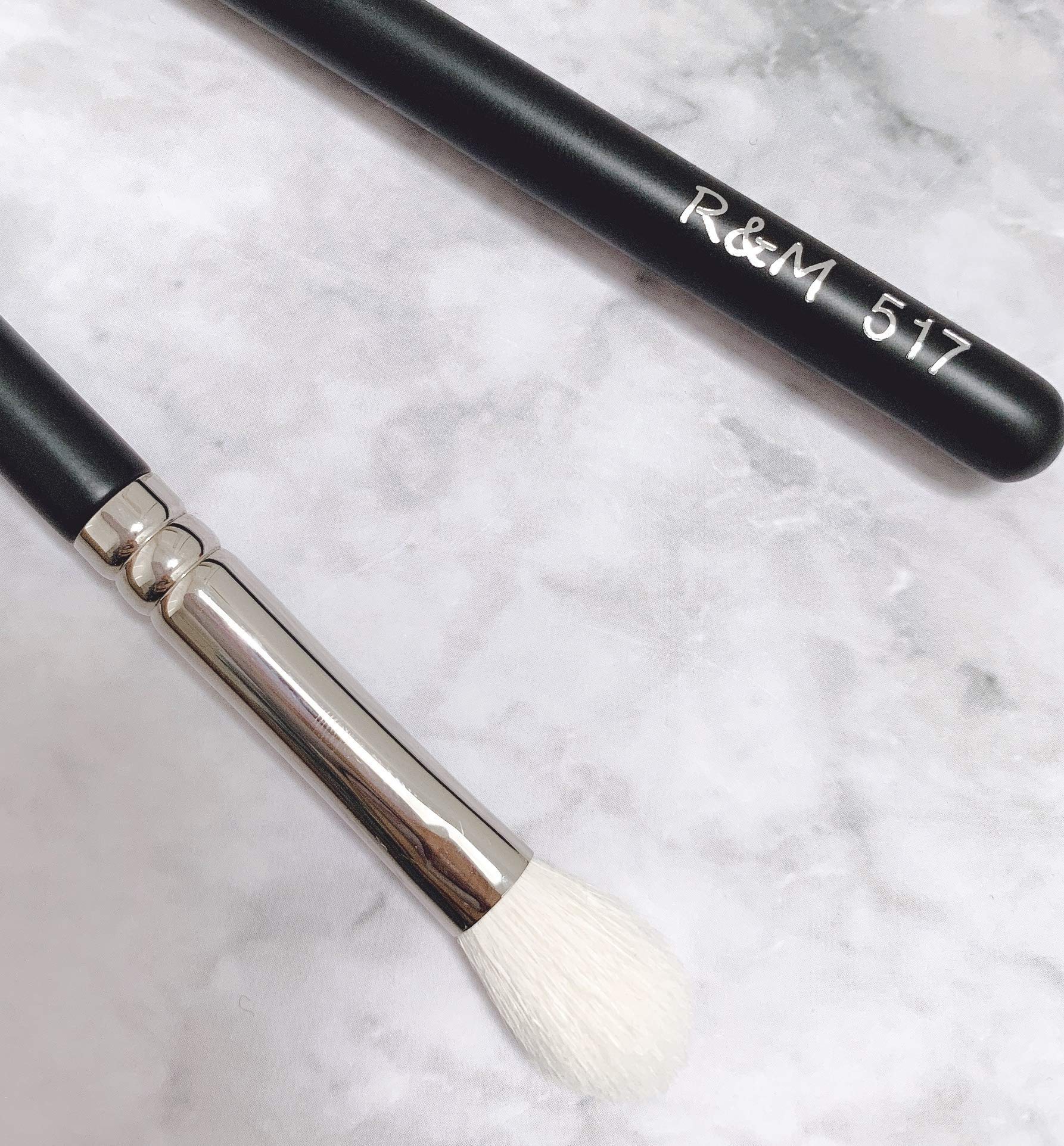 R&M 517 Ultra Soft Eyeshadow Blending Brush - Professional Makeup Artist Tool for Crease & Blending