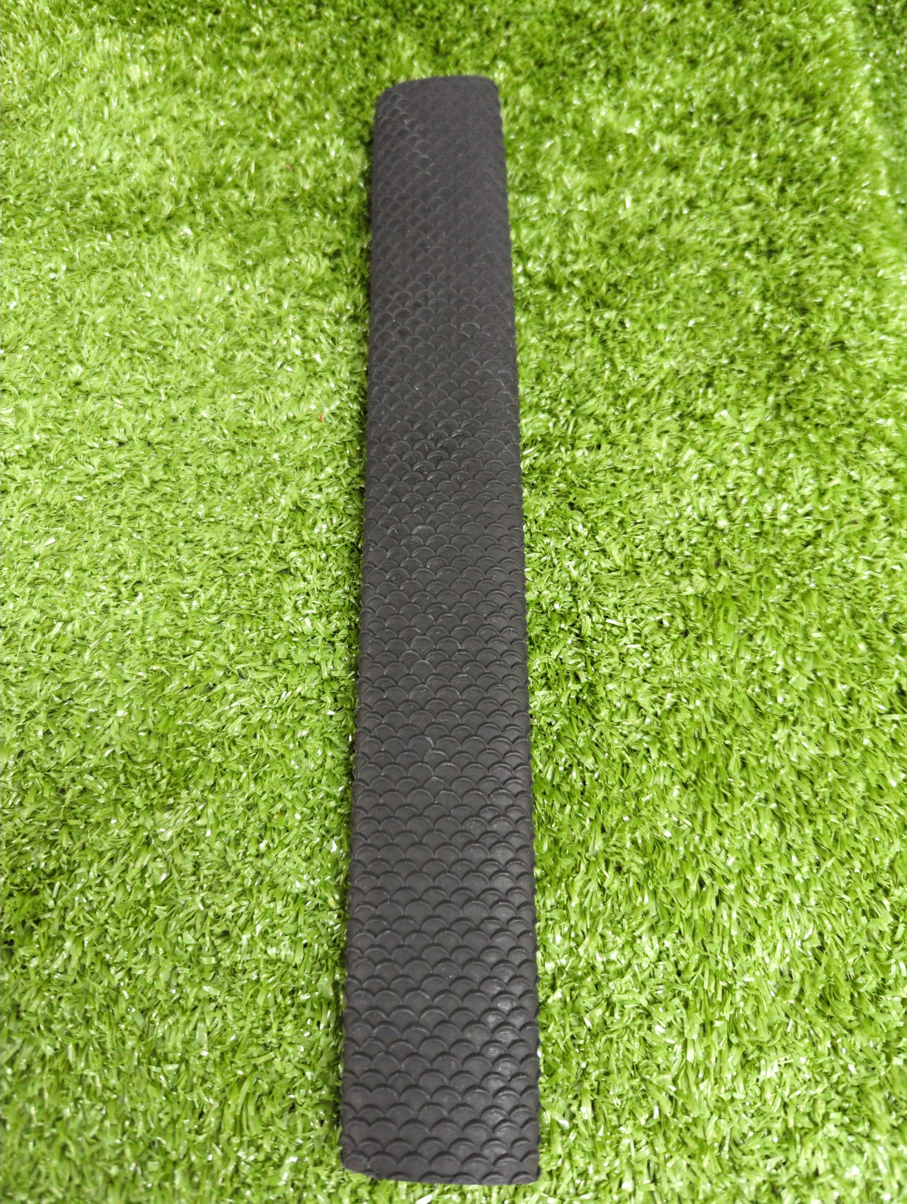 Premium Raydn Scale Cricket Bat Grip - Non-Slip, Shock-Absorbing Handle for Enhanced Performance | Perfect for Practice, Training & Competitive Matches