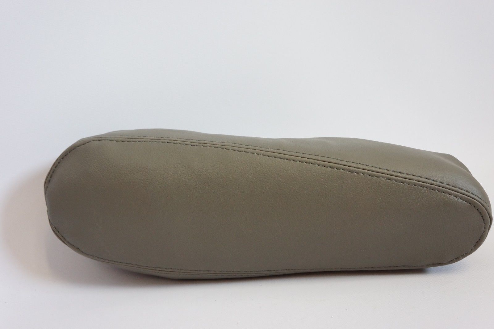 2003-2006 Chevy Tahoe Suburban & GMC Yukon Passenger Armrest Cover - Gray Replacement #922 - Perfect for Car Interior Protection and Comfort Upgrade