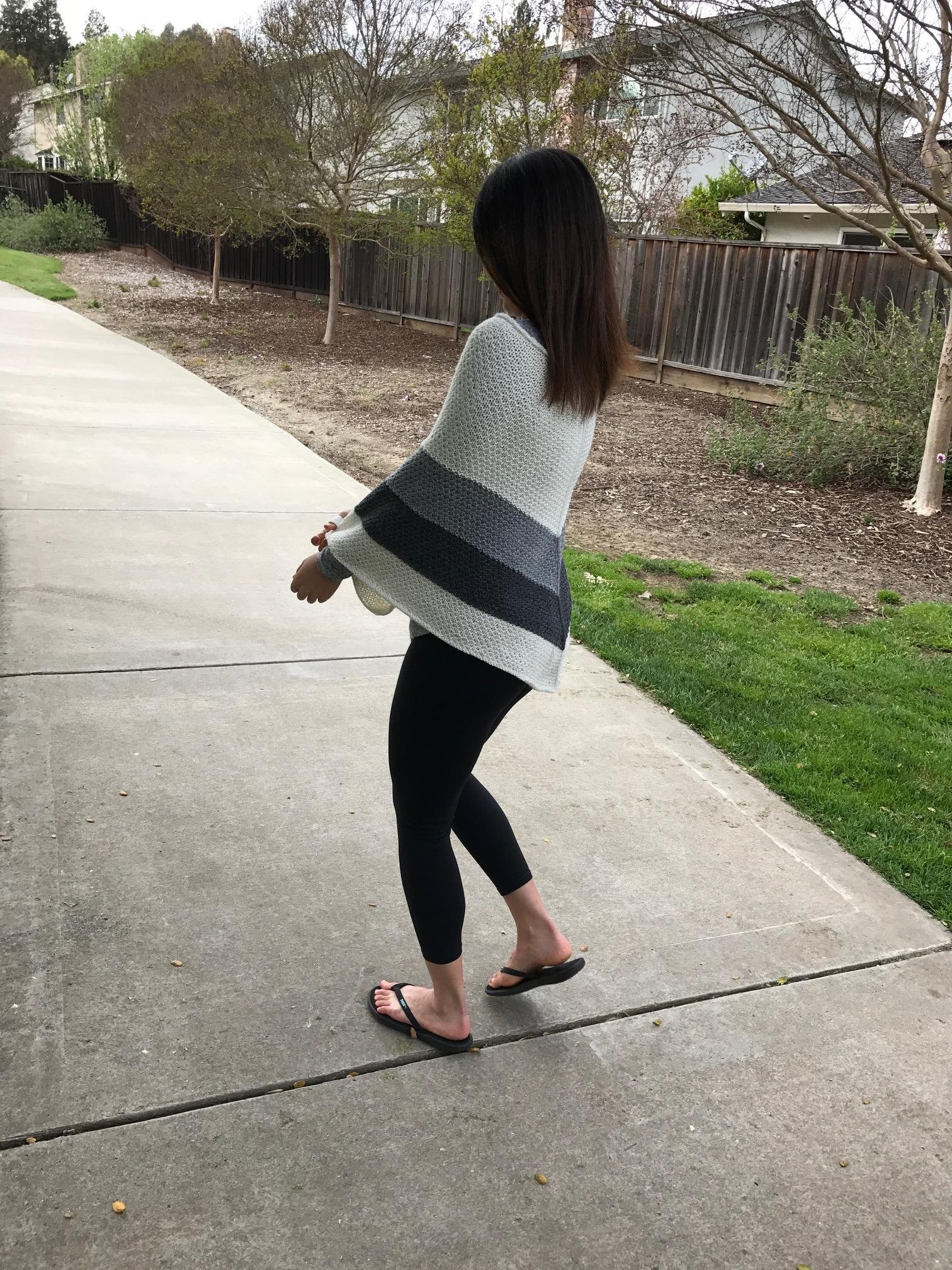 Cozy Women's Knit Poncho - Soft & Stylish Fall Winter Wrap - Perfect for Layering, Outdoor Activities & Casual Wear