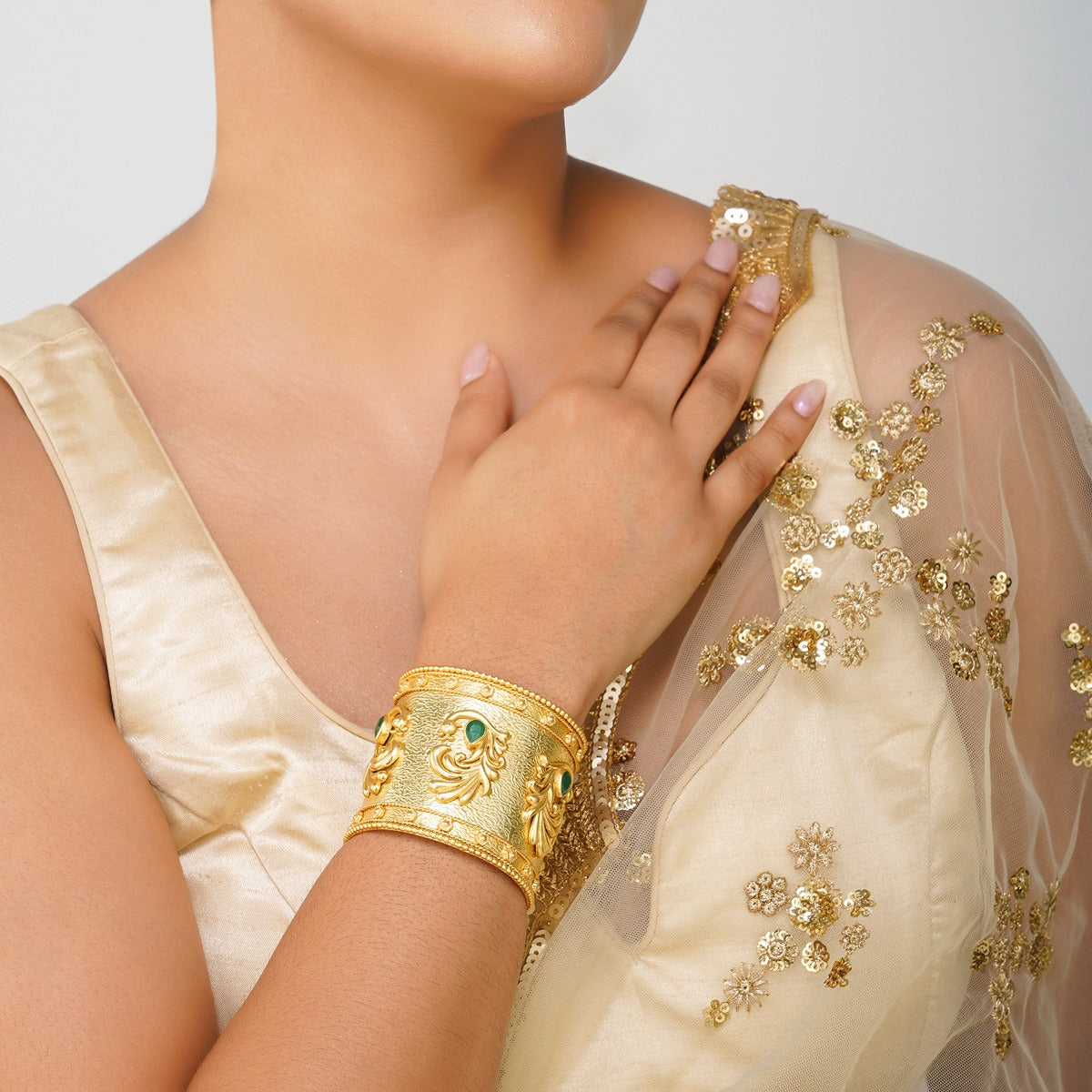 Exquisite Peacock Jewelry Gift Set - Elegant Statement Cuff Bracelet & Matching Earrings for Women | Perfect Birthday, Anniversary or Special Occasion Present