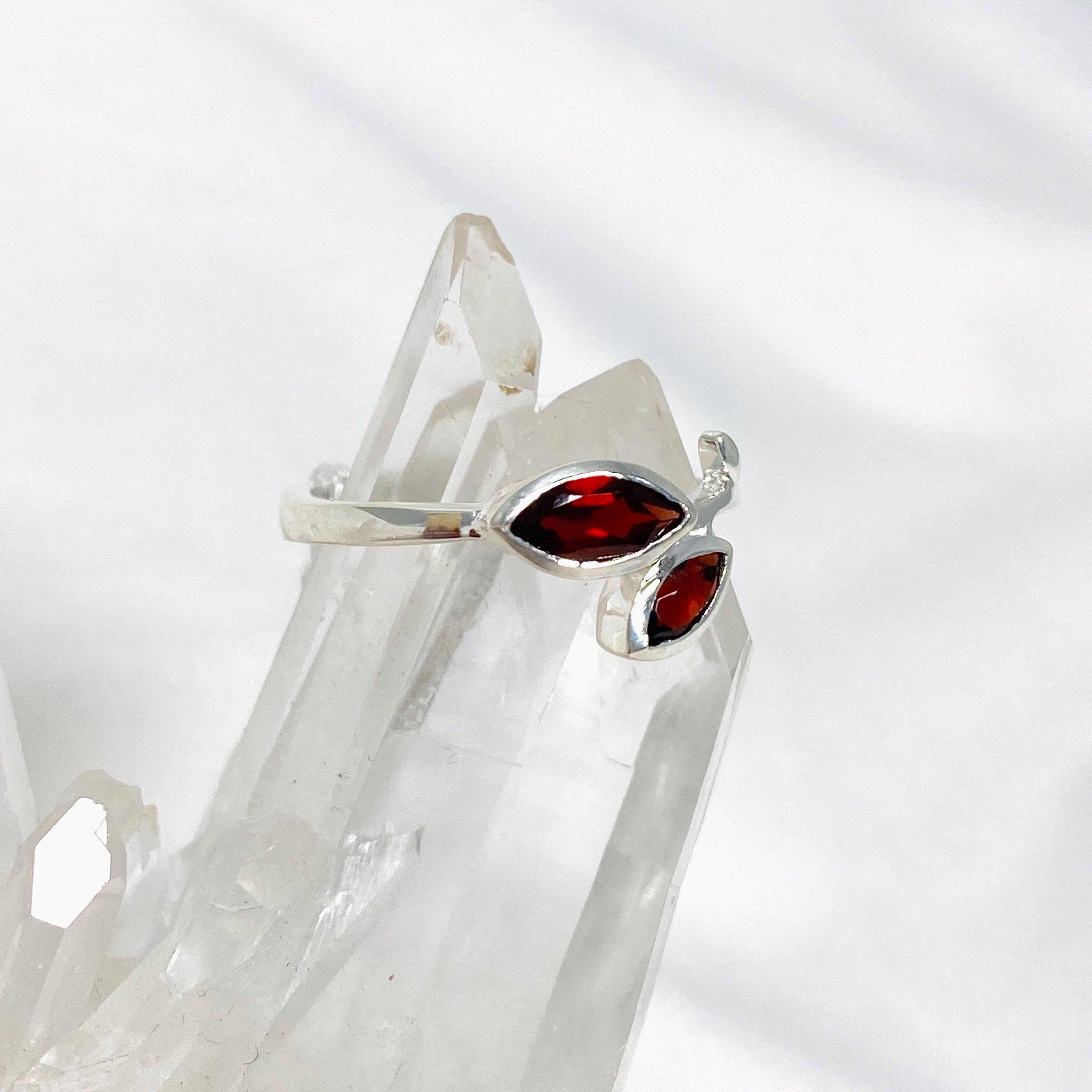 Garnet Faceted Marquise Multistone Leaf Ring R3735 - Elegant Vintage Jewelry for Women, Perfect for Weddings, Parties & Special Occasions
