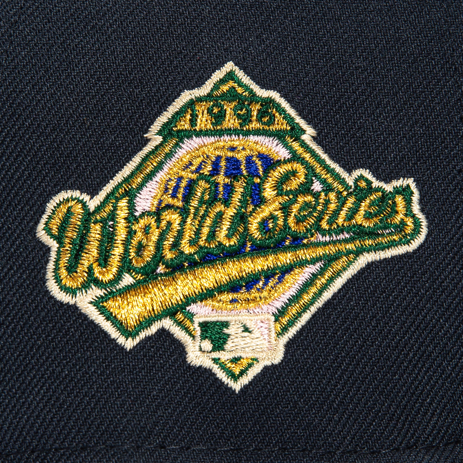 New Era 59Fifty New York Yankees 1996 World Series Patch Script Baseball Cap - Navy, Green, Metallic Gold - Perfect for Baseball Games, Fan Collections & Streetwear Fashion