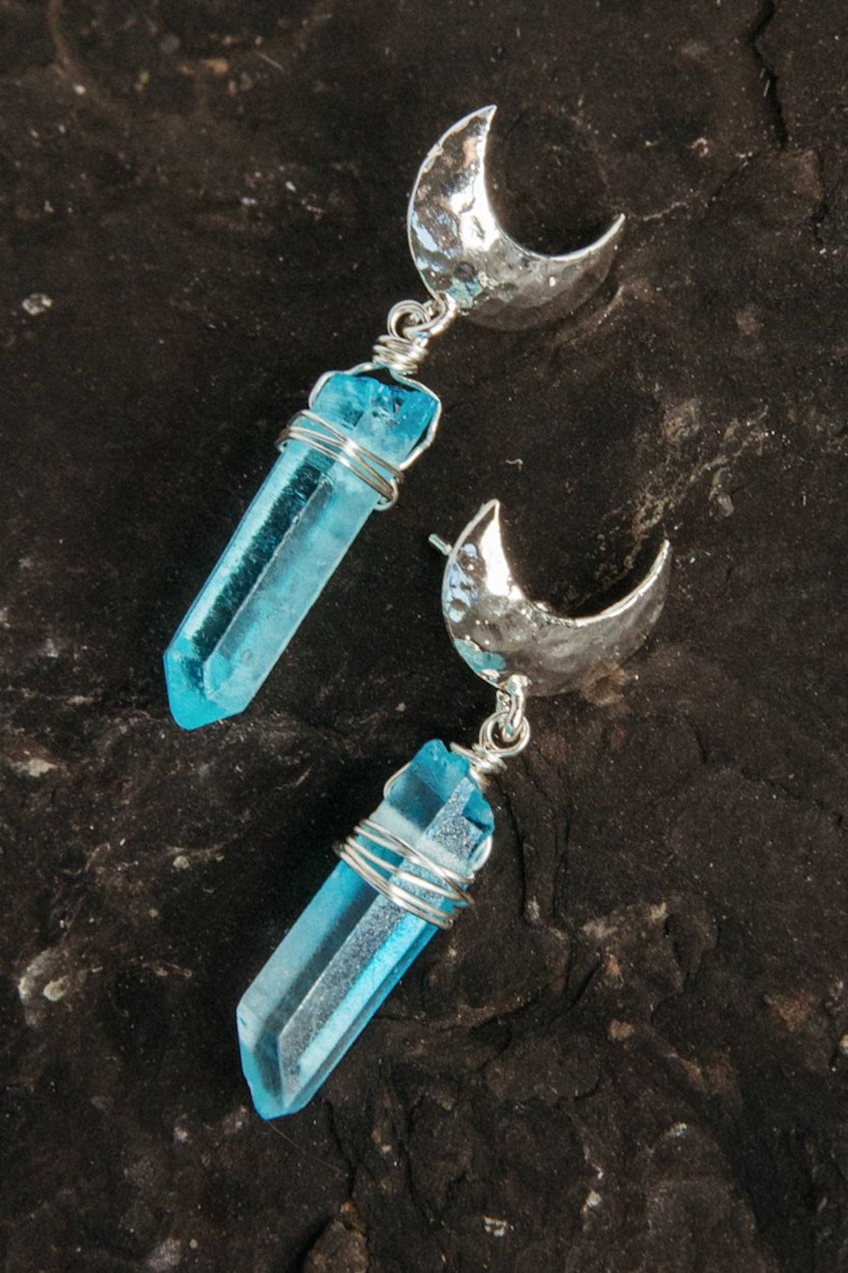 Moon & Ocean Blue Quartz Crystal Earrings – Elegant Healing Jewelry for Women, Natural Stone Dangle Earrings for Meditation, Yoga & Spiritual Healing – Perfect Gift for Her