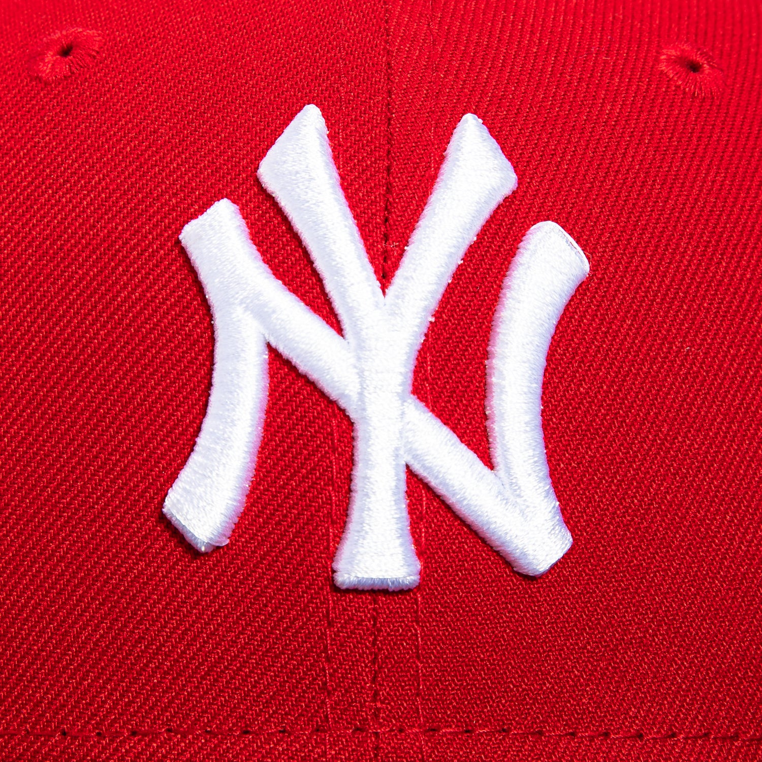 New Era 59Fifty New York Yankees Baseball Cap - Red, Black & White Adjustable Snapback Hat for Men & Women - Perfect for Baseball Games, Streetwear & Casual Outfits