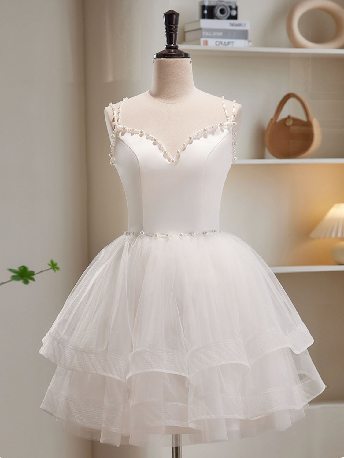 Elegant White Tulle Short Prom Dresses & Puffy Homecoming Dresses for Teens - Perfect for School Dances, Parties & Special Occasions