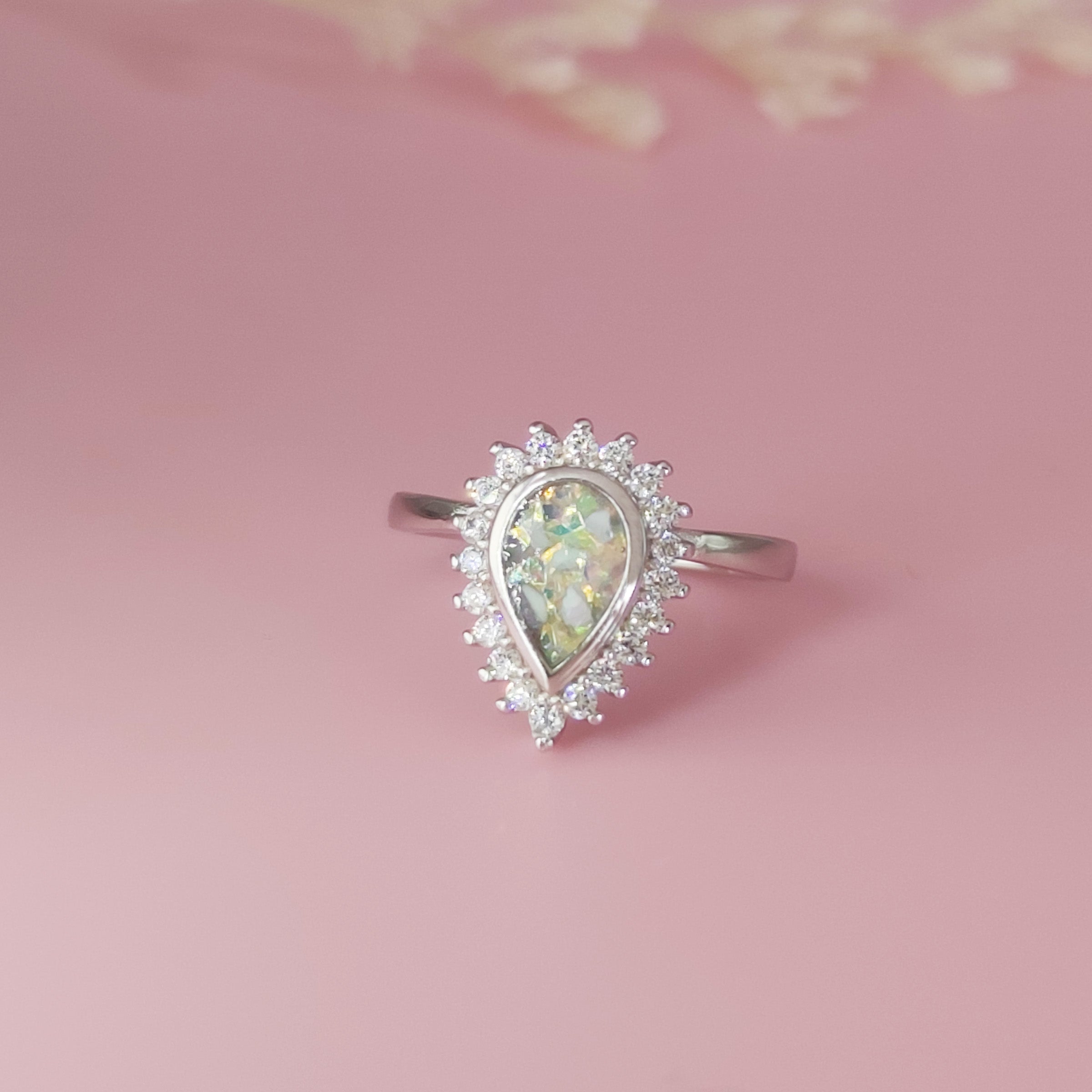 Memorial Ashes Ring - Handcrafted Cremation Jewelry for Loved Ones | Perfect for Remembrance Ceremonies & Everyday Wear