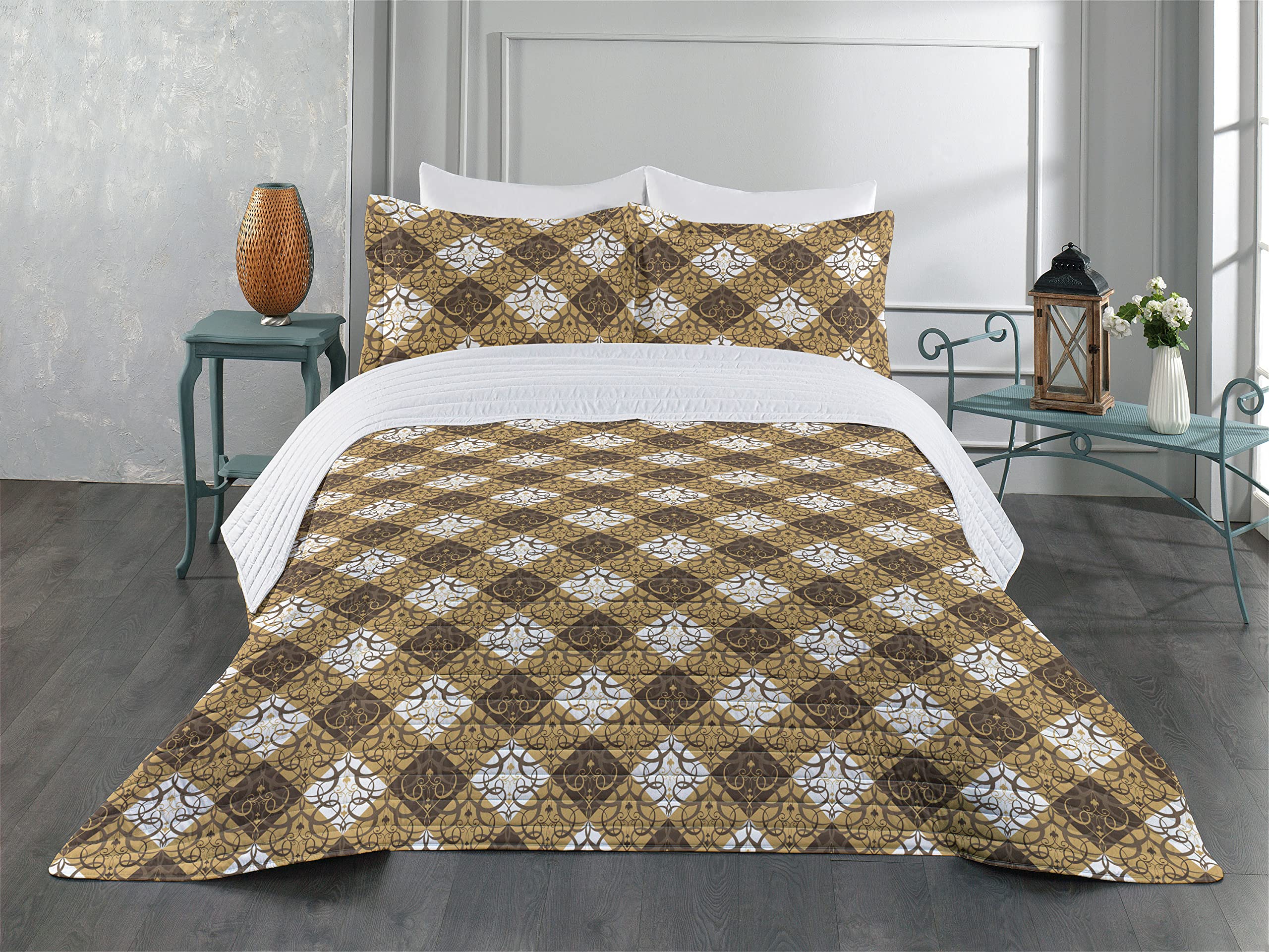 Ambesonne Oriental King Size Microfiber Bedspread Set - Traditional Damask Inspired Abstract Swirl Design, Soft Bedding with Pillow Shams & Comforter in Sand Brown White & Umber - Perfect for Master Bedroom, Guest Room & Luxury Hotel Decor