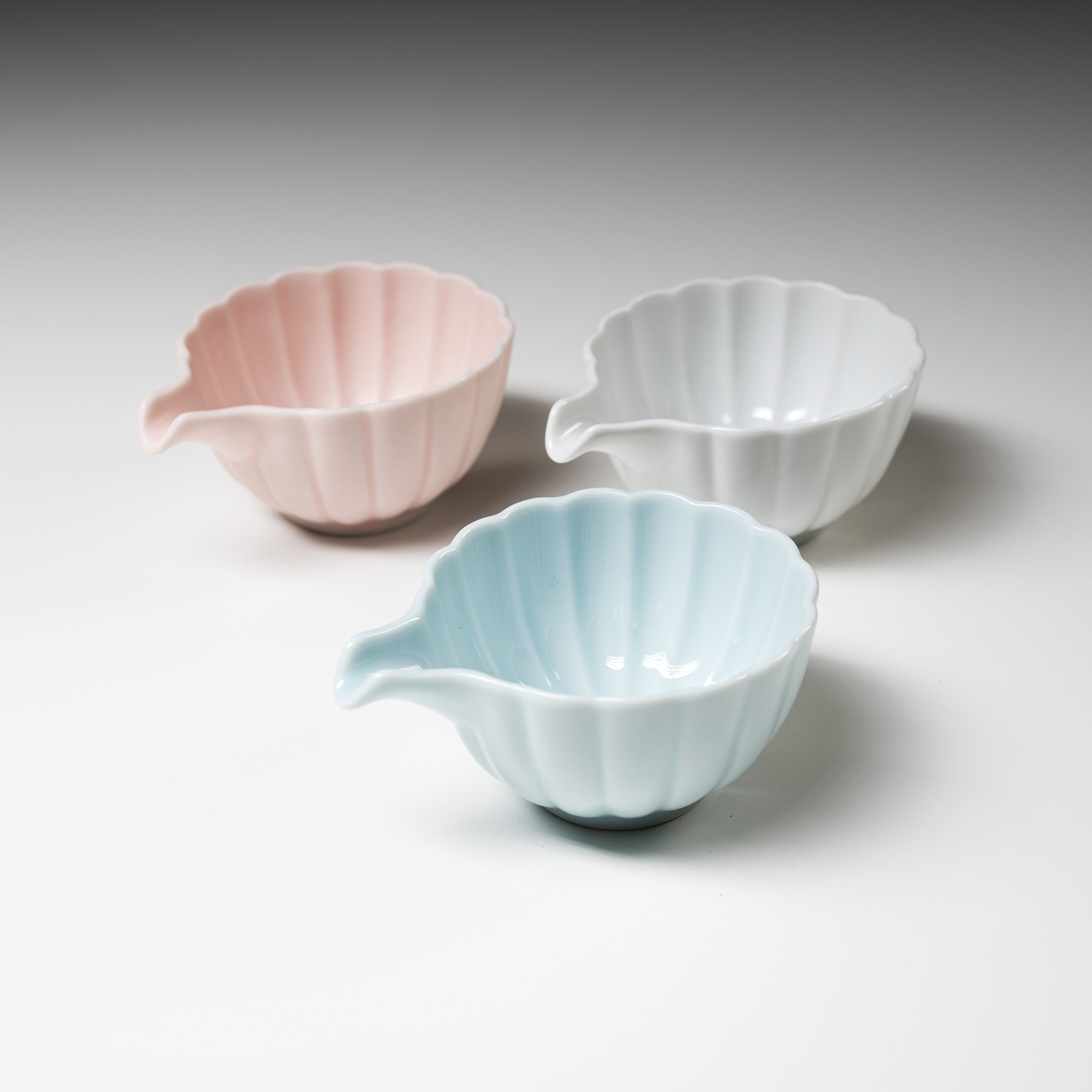 Premium Mino Ware Spout Sauce Bowl with Kiku Flower Design - 5 Elegant Colors for Japanese Cuisine & Table Setting | Perfect for Soy Sauce, Dipping, and Small Side Dishes