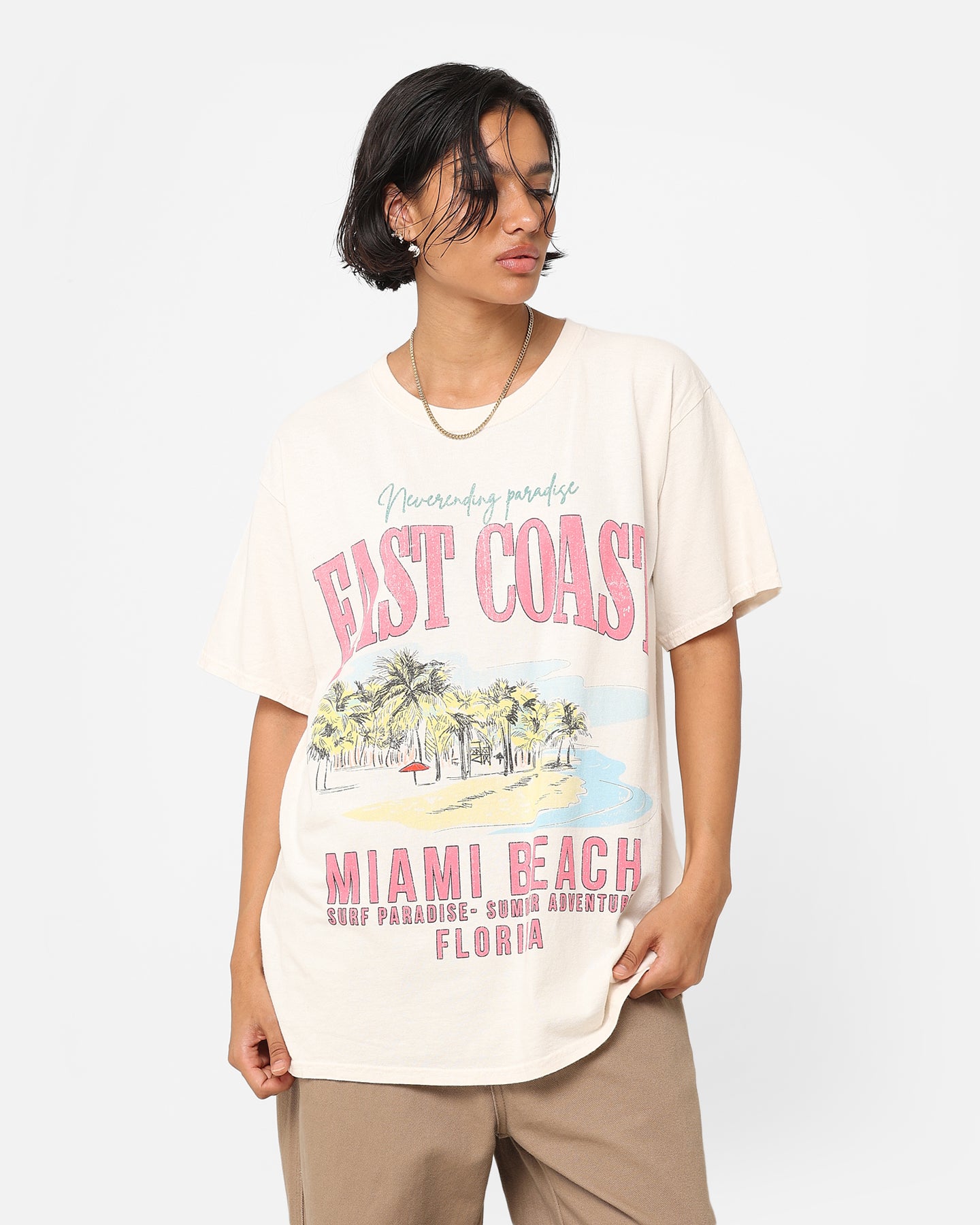 Vintage Miami Beach T-Shirt - Retro American Thrift Style in Off White - Perfect for Casual Wear, Beach Outings & Street Fashion