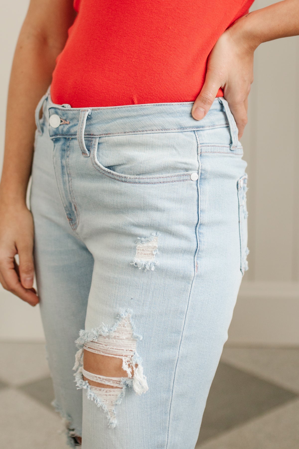 Super Light Destroyed Boyfriend Jeans for Women - Vintage Ripped Distressed High Waist Denim Pants (Casual Streetwear, Date Night, Weekend Outfits)
