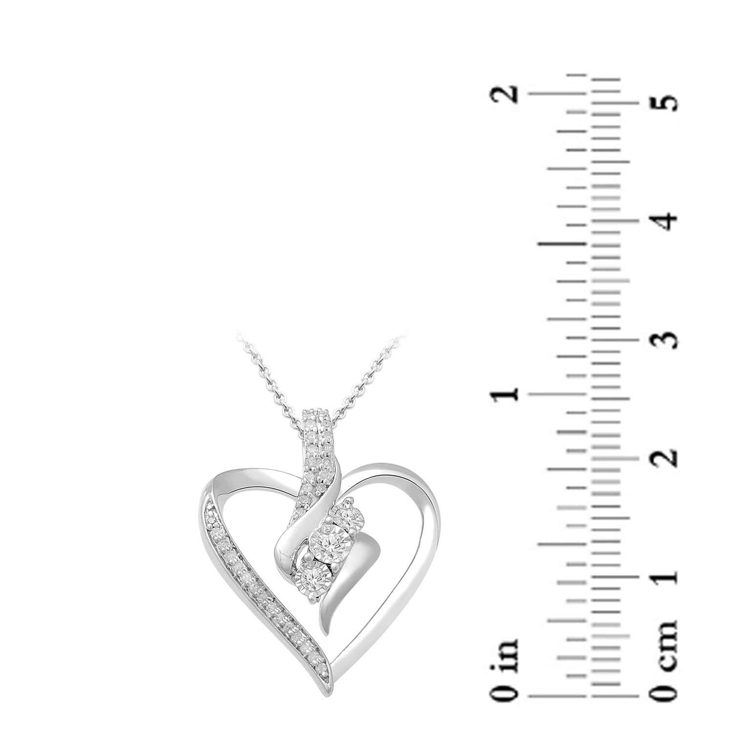 Amazon Essentials Diamond 3 Stone Pendant Necklace (1/4 cttw), 18