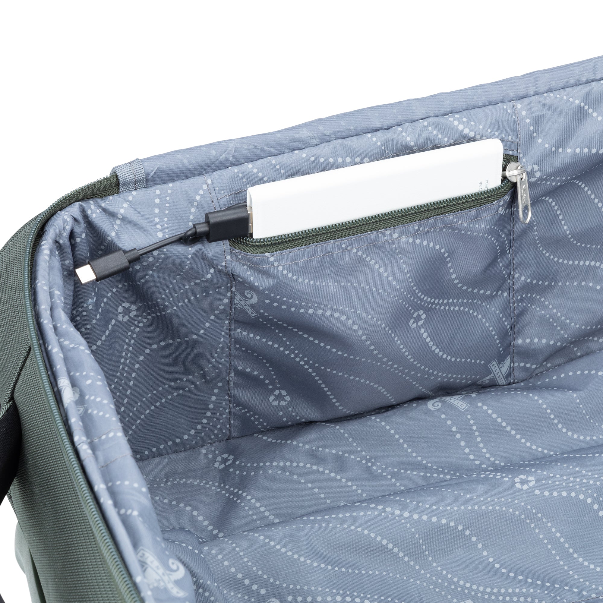 Atlantic Sailbound Carry On Luggage - Lightweight Expandable Suitcase with 360° Spinner Wheels for Air Travel, Business Trips & Weekend Getaways