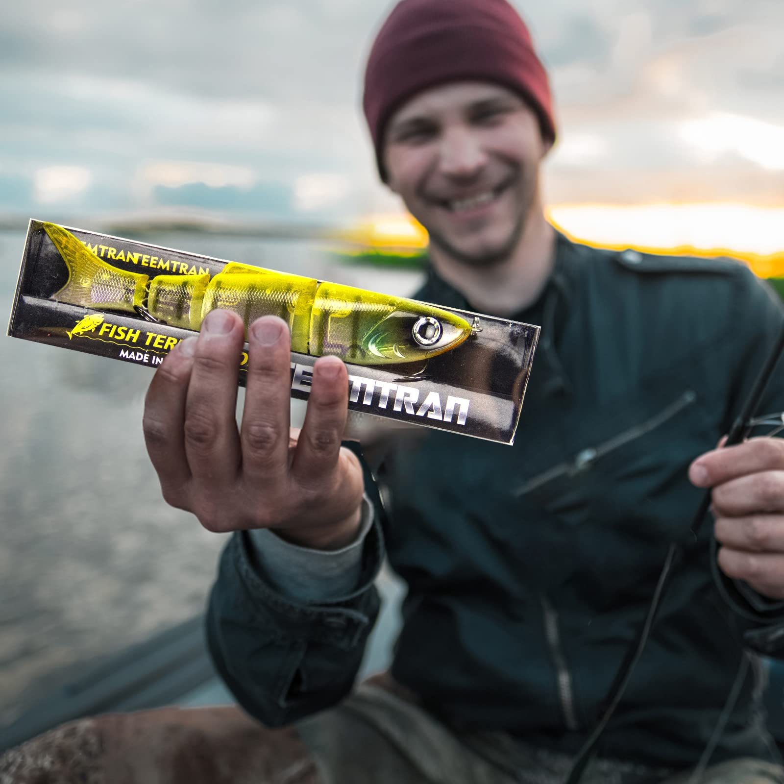 Premium 3-Piece Bass Fishing Lures Kit - Freshwater Trout Crankbaits & Saltwater Multi-Jointed Swimbaits with #4 Hooks - Perfect for Lake, River, and Ocean Fishing Adventures