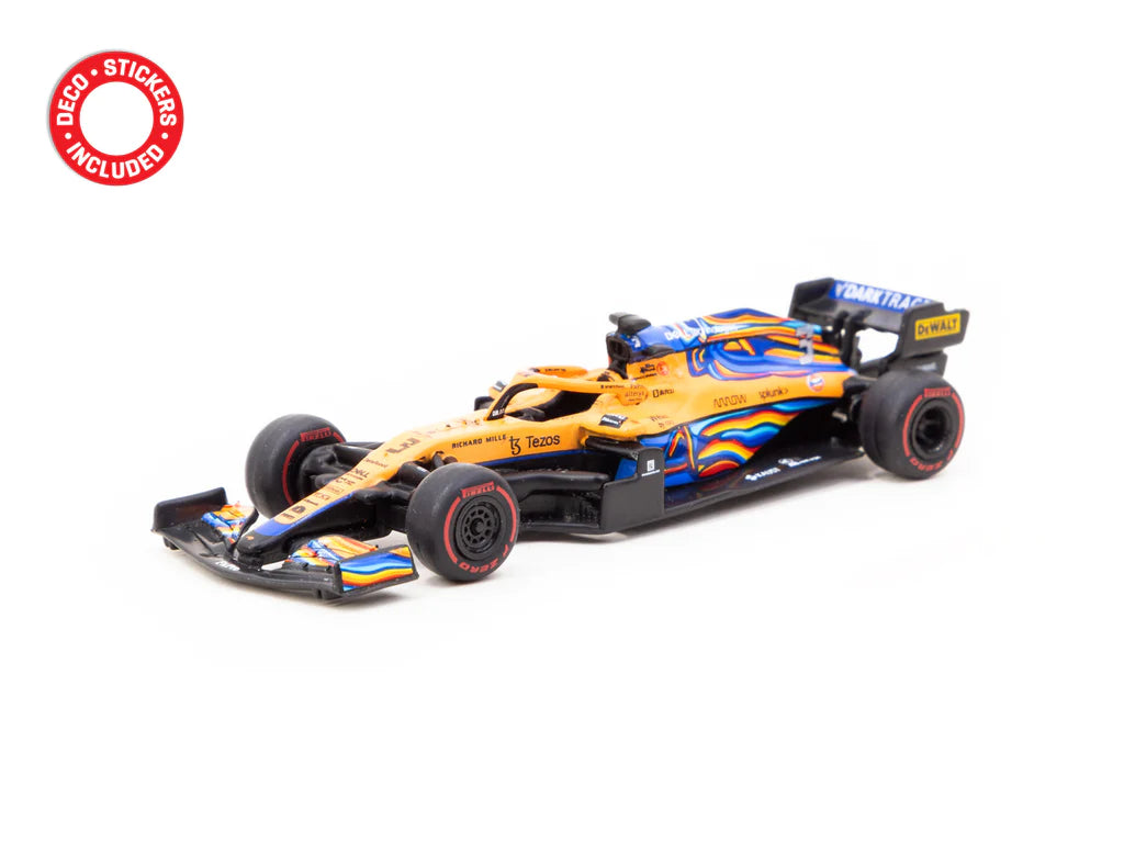 Tarmac Works 1:64 Scale McLaren MCL35M Formula 1 Car - Abu Dhabi Grand Prix 2021 Edition - Daniel Ricciardo Collectible Diecast Model - Perfect for F1 Fans, Display Cases & Racing Enthusiasts