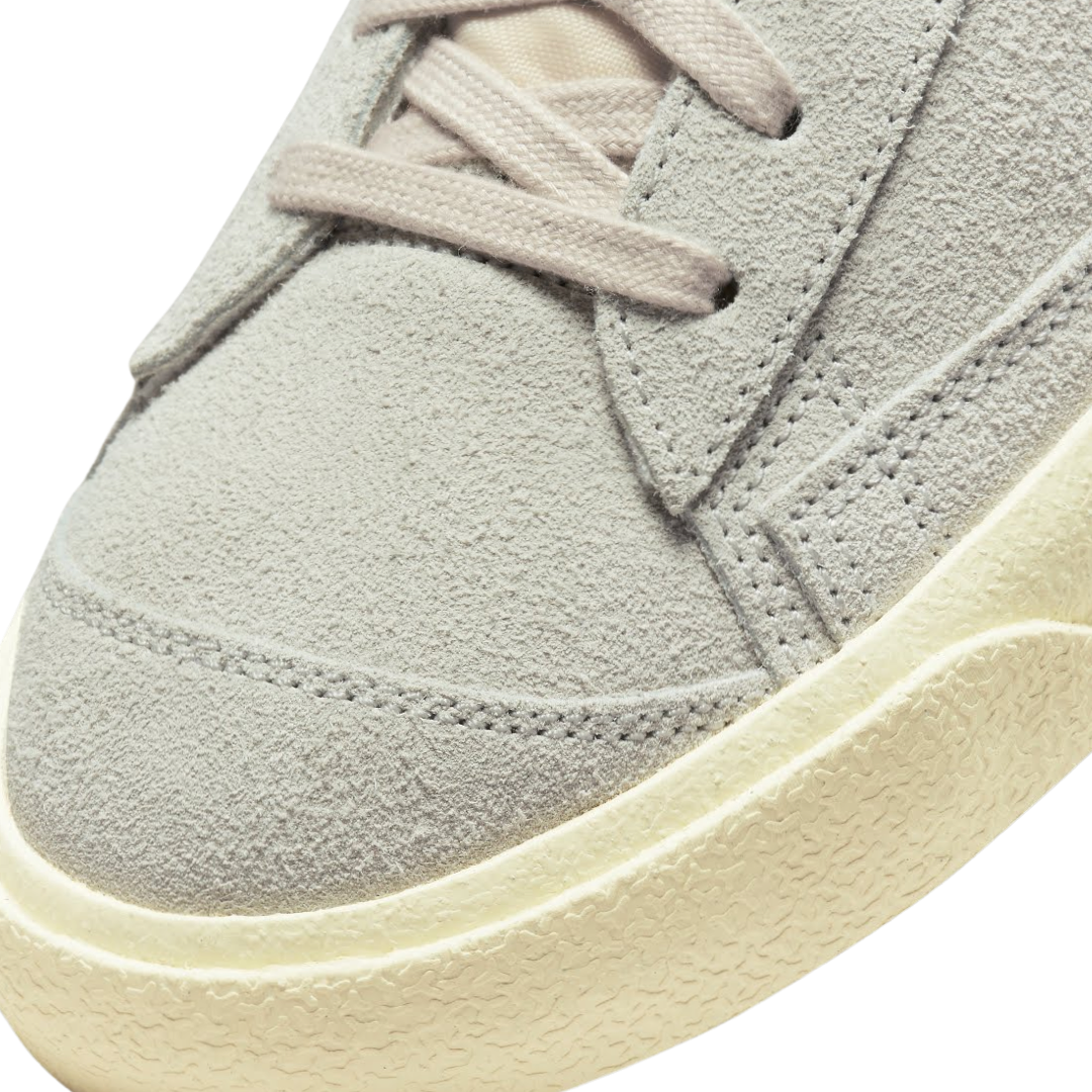 Nike Blazer Mid 77 Vintage Sneakers - Light Bone/Coconut Milk/Medium Grey | Premium Retro Basketball Shoes for Men & Women | Perfect for Casual Wear, Street Style & Vintage Fashion
