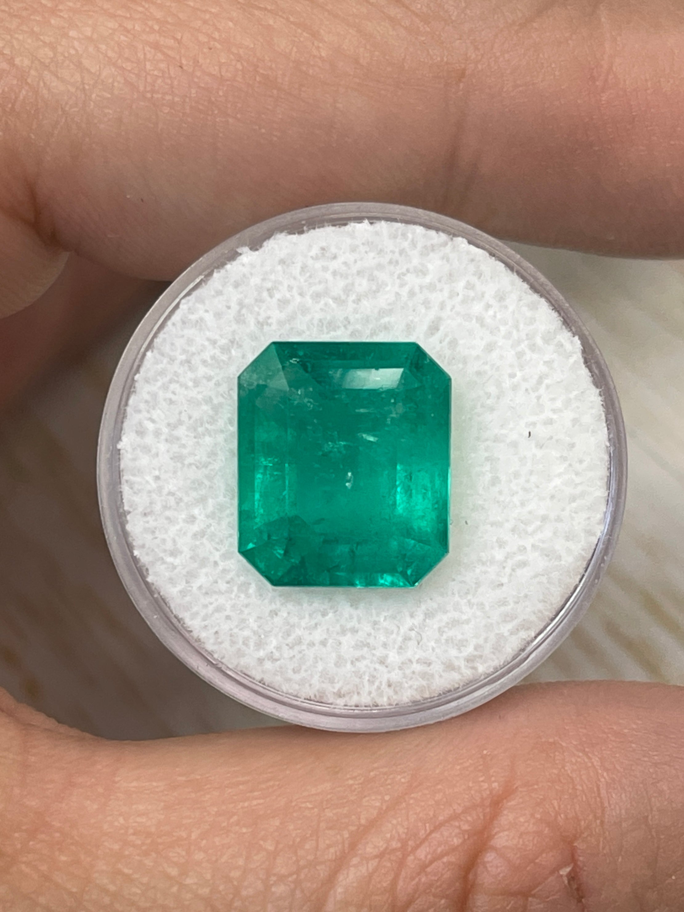 7.39 Carat 14x12mm Bluish Green Emerald Cut Loose Colombian Emerald Gemstone for Jewelry Making - Engagement Rings, Necklaces & Earrings