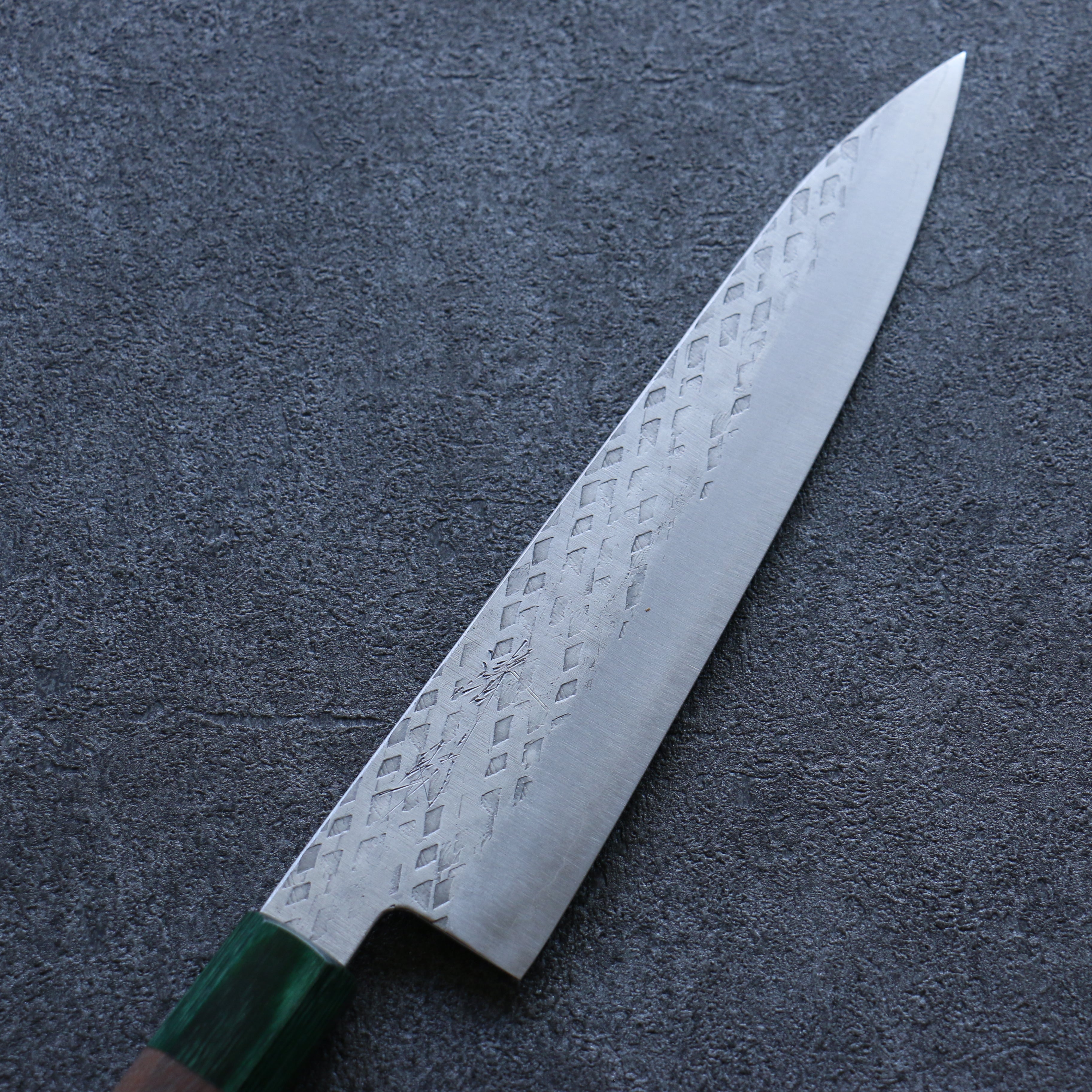 Seisuke Silver Steel No.3 Hammered Gyuto 210mm Japanese Chef Knife with Walnut & Double Green Pakka Wood Handle - Professional Kitchen Tool for Slicing, Dicing & Meat Cutting