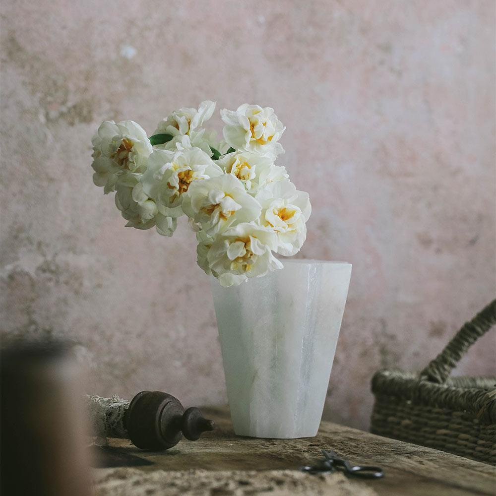Elegant Fluted Alabaster Vase - Handcrafted Stone Vessel for Home Decor, Wedding Centerpieces & Luxury Gift Giving