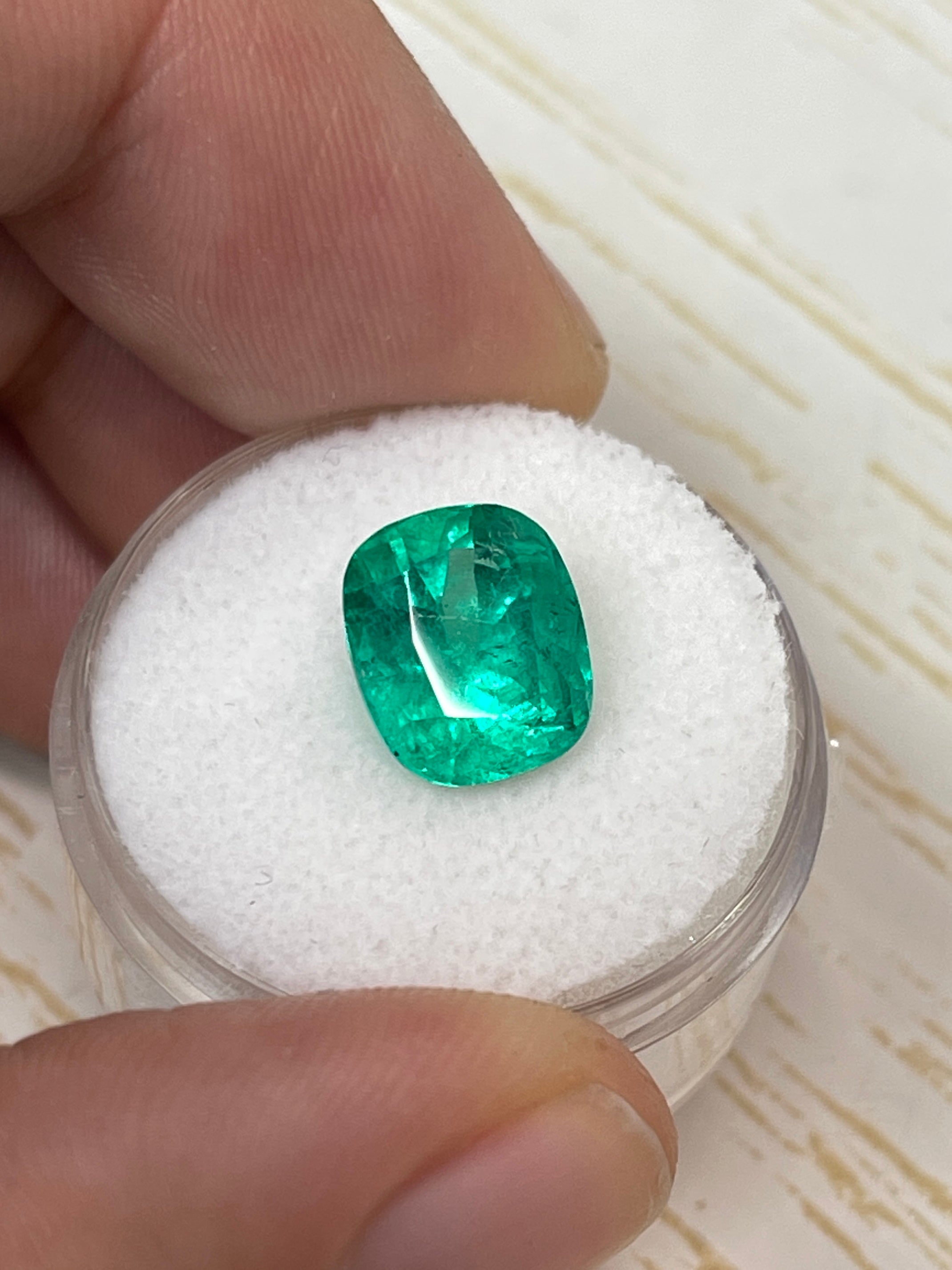 3.84 Carat Natural Colombian Emerald Loose Gemstone - 10.4x9mm Cushion Cut, Intense Medium Green Color - Perfect for Jewelry Making, Engagement Rings & Luxury Gifts