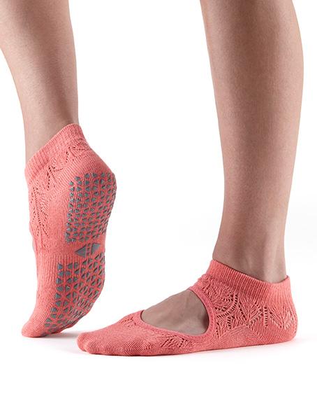 Tavi Noir Chey Grip Socks - Non-Slip Yoga Socks for Women, Pilates, Barre & Workout - Breathable & Comfortable Anti-Skid Socks for Home, Studio & Gym Use