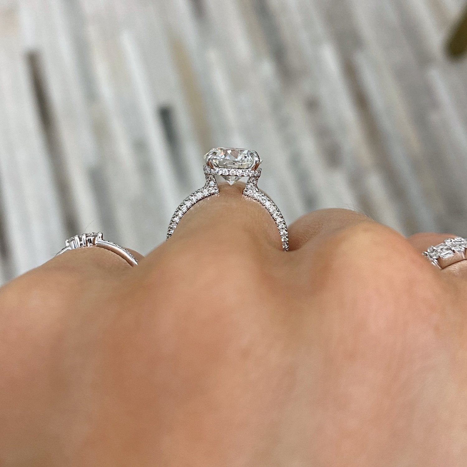 Signature Devon Oval Engagement Ring - Elegant Solitaire Diamond Ring for Women - Perfect for Proposals, Weddings & Anniversaries