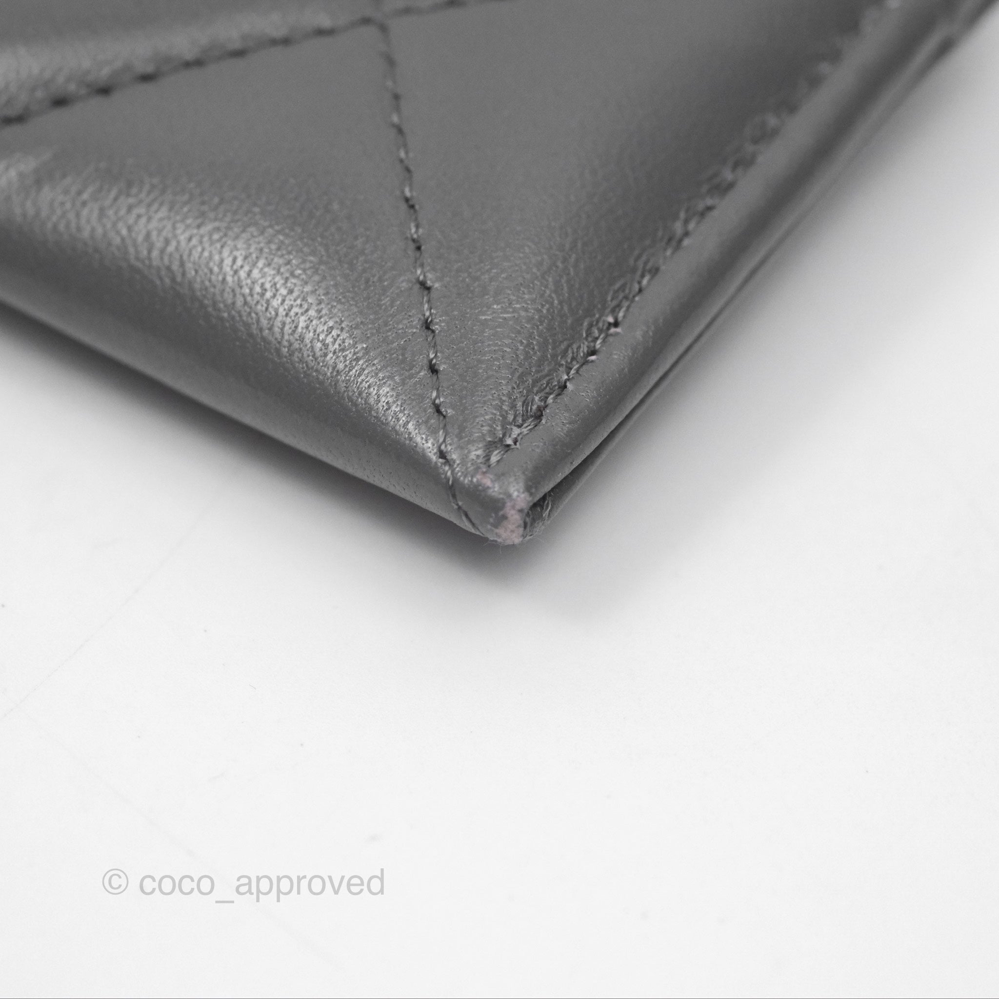 Chanel 19 Quilted Grey Leather Card Holder with Silver Hardware - Luxury Compact Wallet for Everyday Use & Travel
