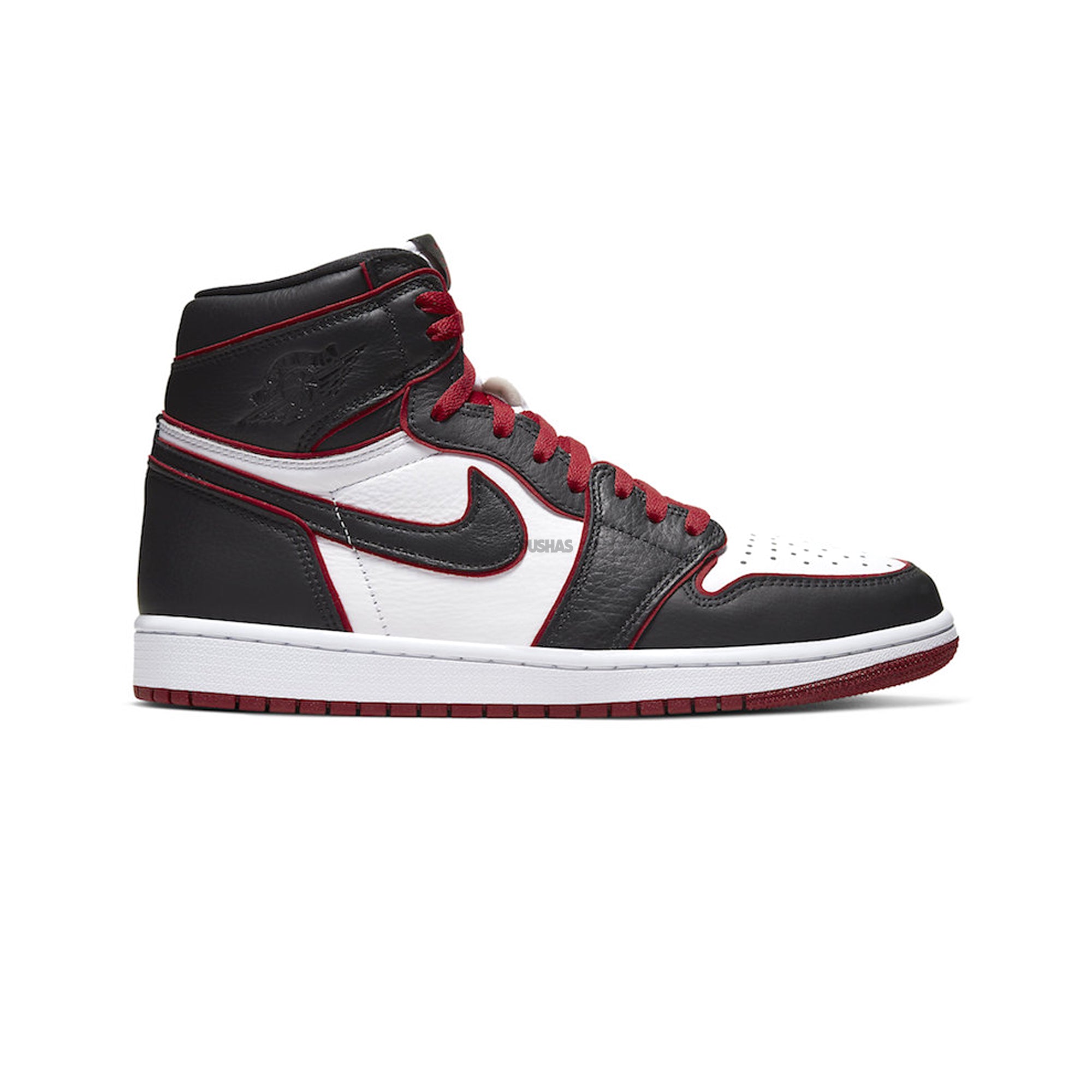 Air Jordan 1 'Bloodline' Retro High OG Basketball Shoes (2019) - Men's Sneakers for Streetwear, Sports & Casual Fashion