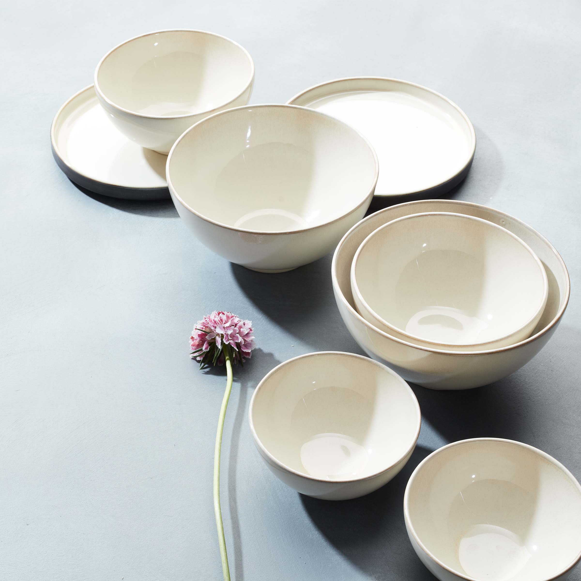 Luna White 8-Piece Dinnerware Set - Porcelain Plates, Bowls & Mugs - Elegant Dinner Set for Home, Restaurant & Party Use