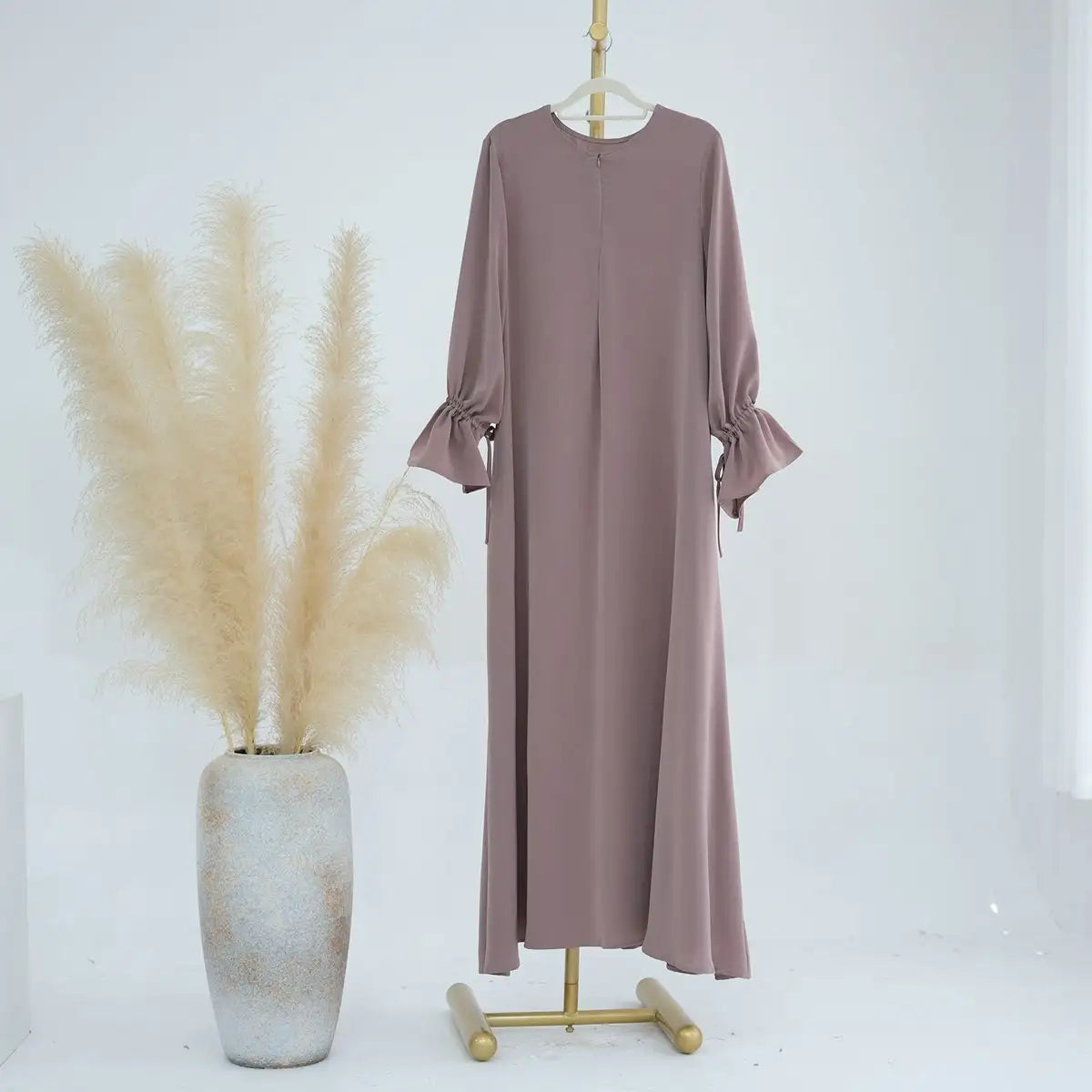 Elegant Flare Sleeve Muslim Abaya Dress for Women - Modest Islamic Prayer Dress & Daily Wear - Perfect for Mosque, Eid, Wedding & Special Occasions