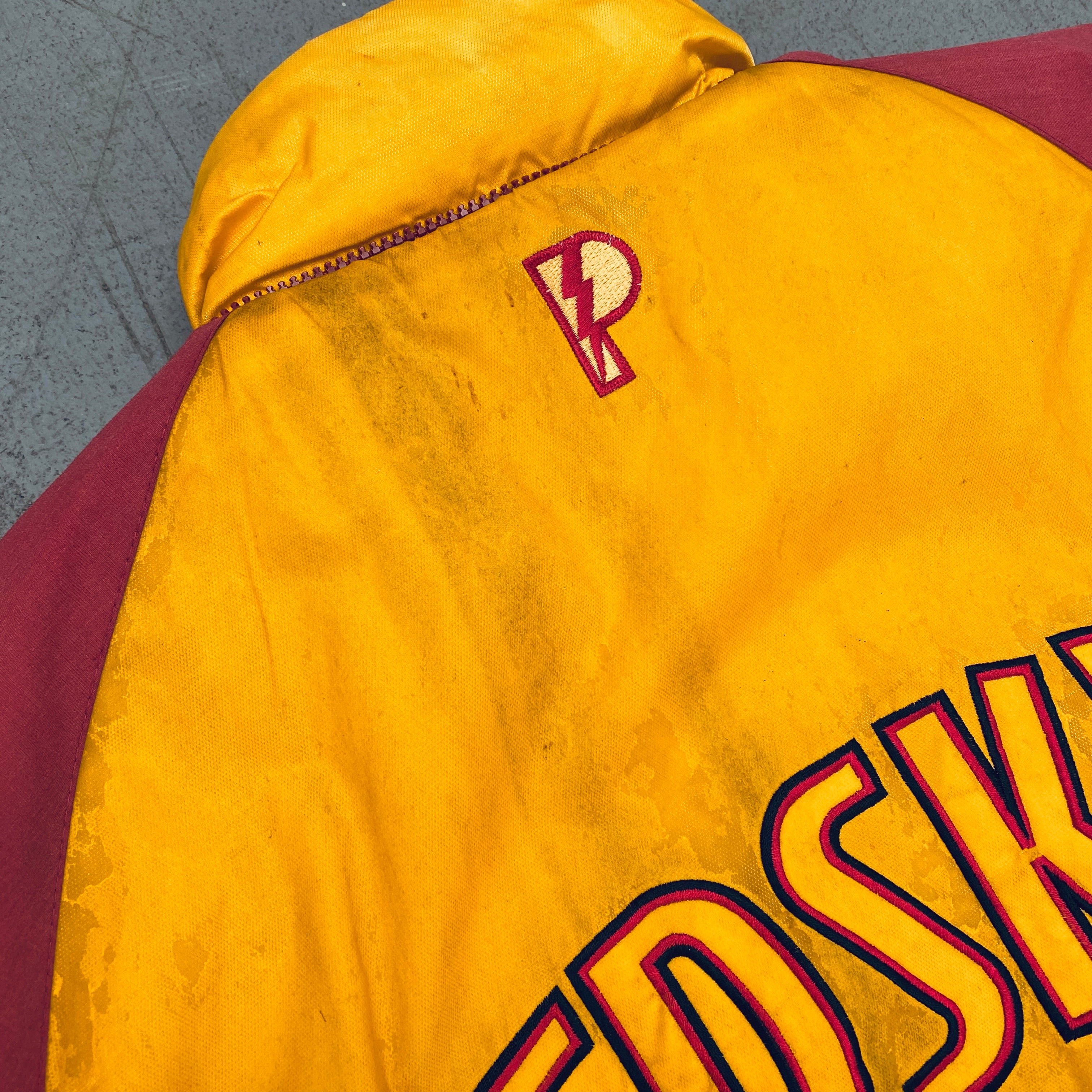Washington Redskins 1990s Vintage NFL Jacket - Pro Player Reverse Spellout Full Zip Hoodie (Large) | Retro Football Fan Gear for Game Day & Casual Wear