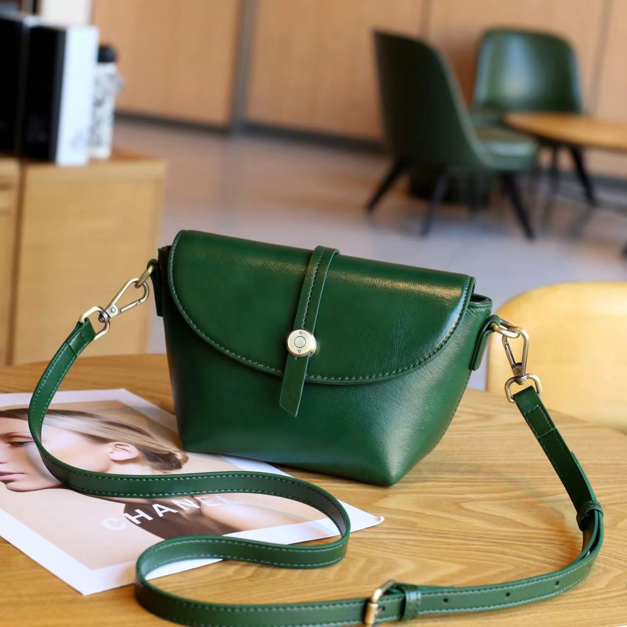 Stylish Mini Shell Crossbody Bag for Women - Trendy Small Shoulder Purse - Perfect for Parties, Travel & Everyday Use