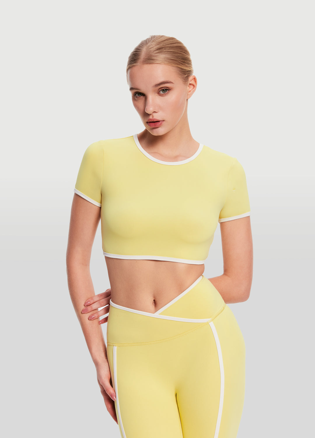 Casual Cropped T-Shirt for Women - Soft Cotton Short Sleeve Tee - Perfect for Summer Outfits, Beach Wear & Casual Everyday Style