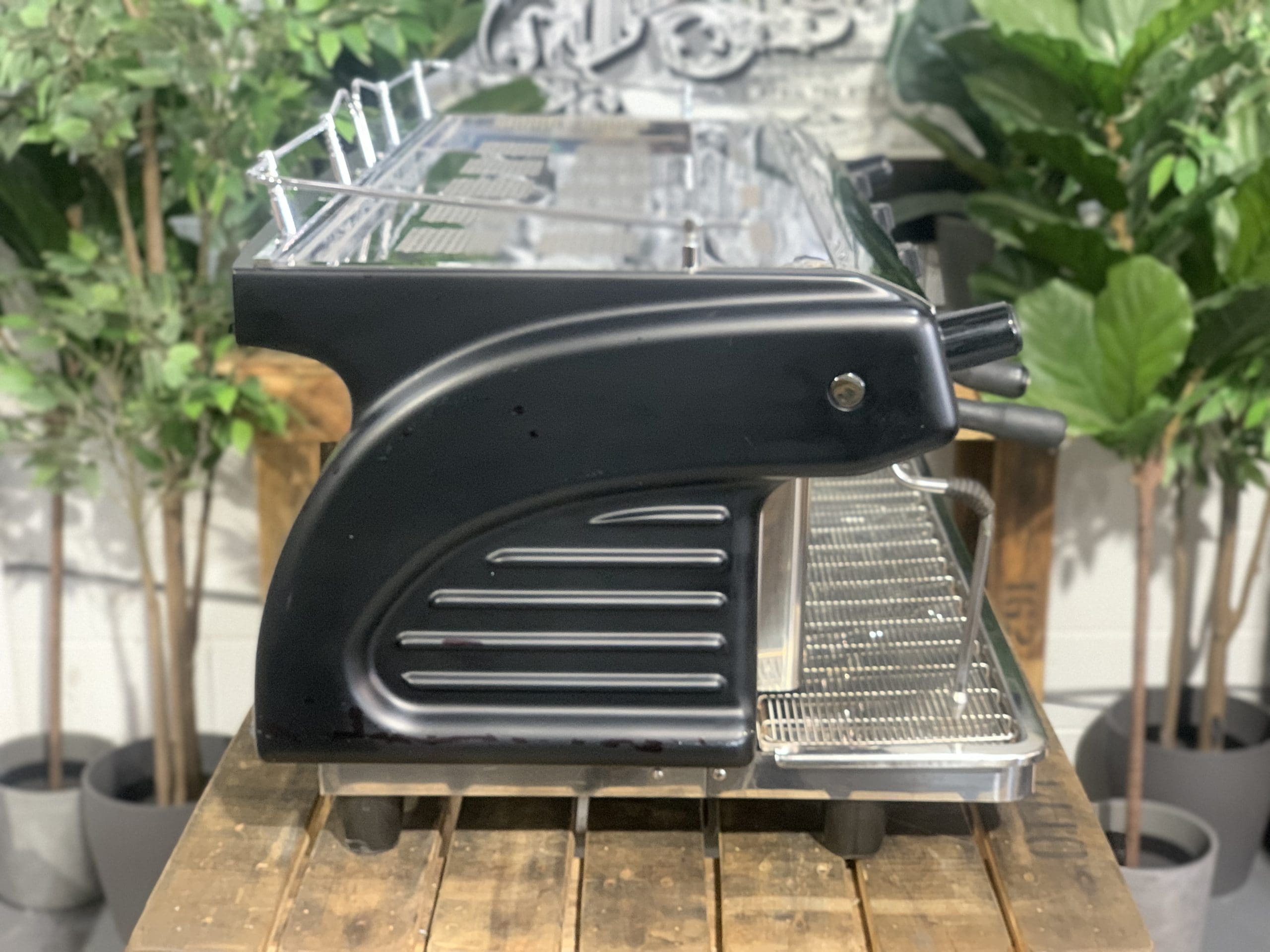Expobar Ruggero 3 Group Commercial Espresso Machine - Black - Perfect for Coffee Shops, Restaurants & Offices
