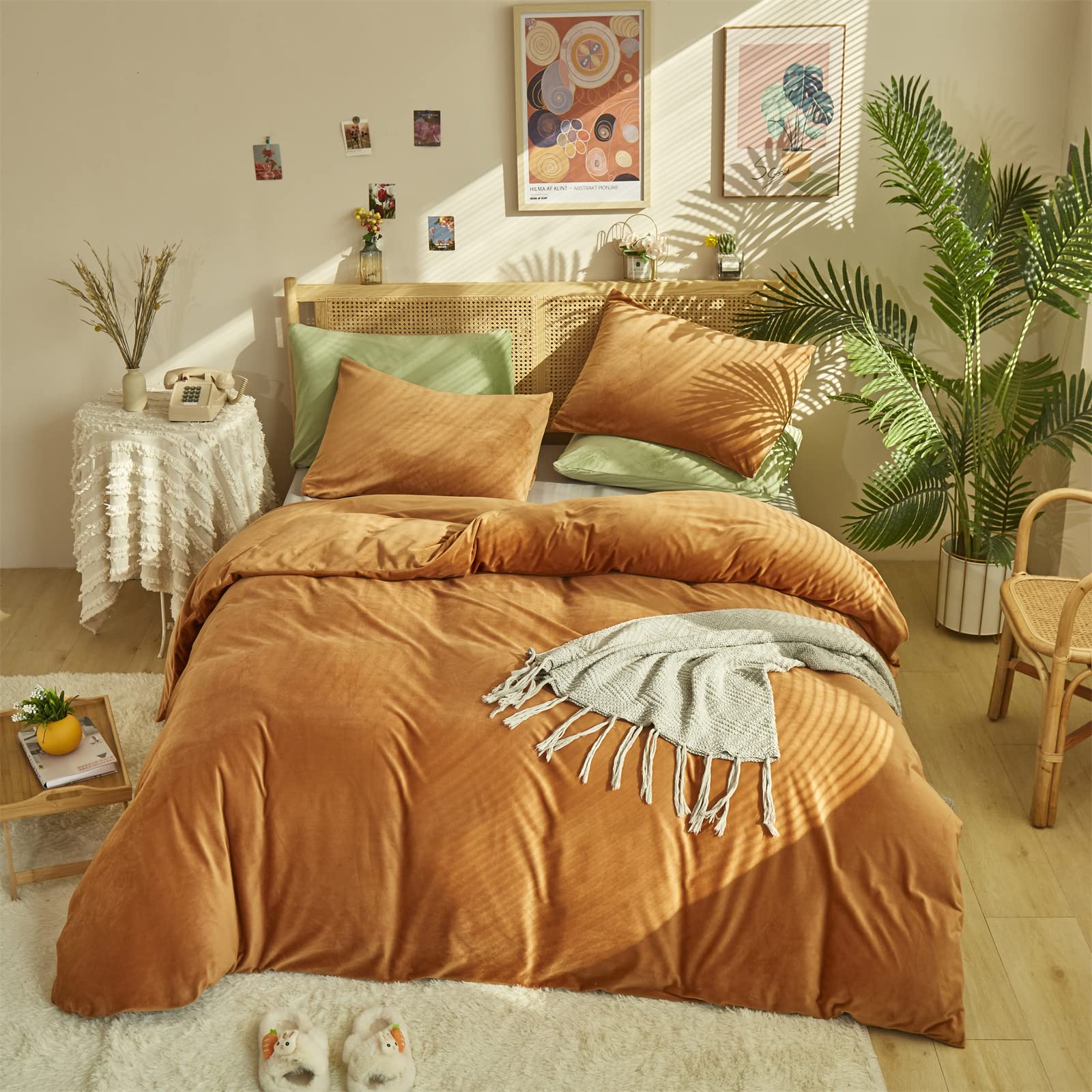 Soft & Warm Pumpkin Velvet Comforter Set - Queen Size Rust Orange Flannel Bedding, Thick Plush Terracotta Quilt for Cozy Winter Nights - Perfect for Women & Men's Bedroom Decor