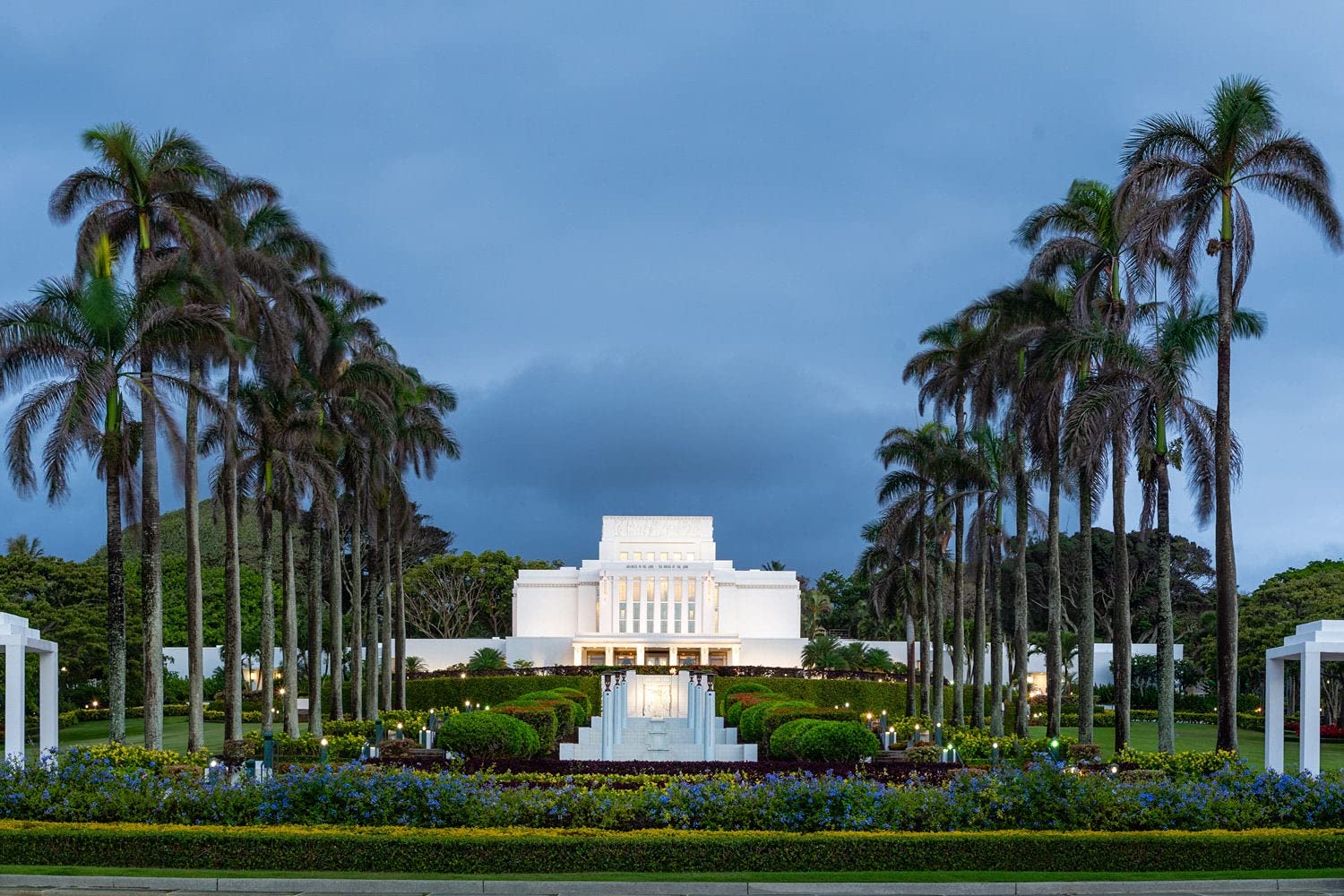 500pc Wooden Puzzle - Laie Hawaii Temple - Family Game for Adults & Kids - Perfect for Thanksgiving Gifts