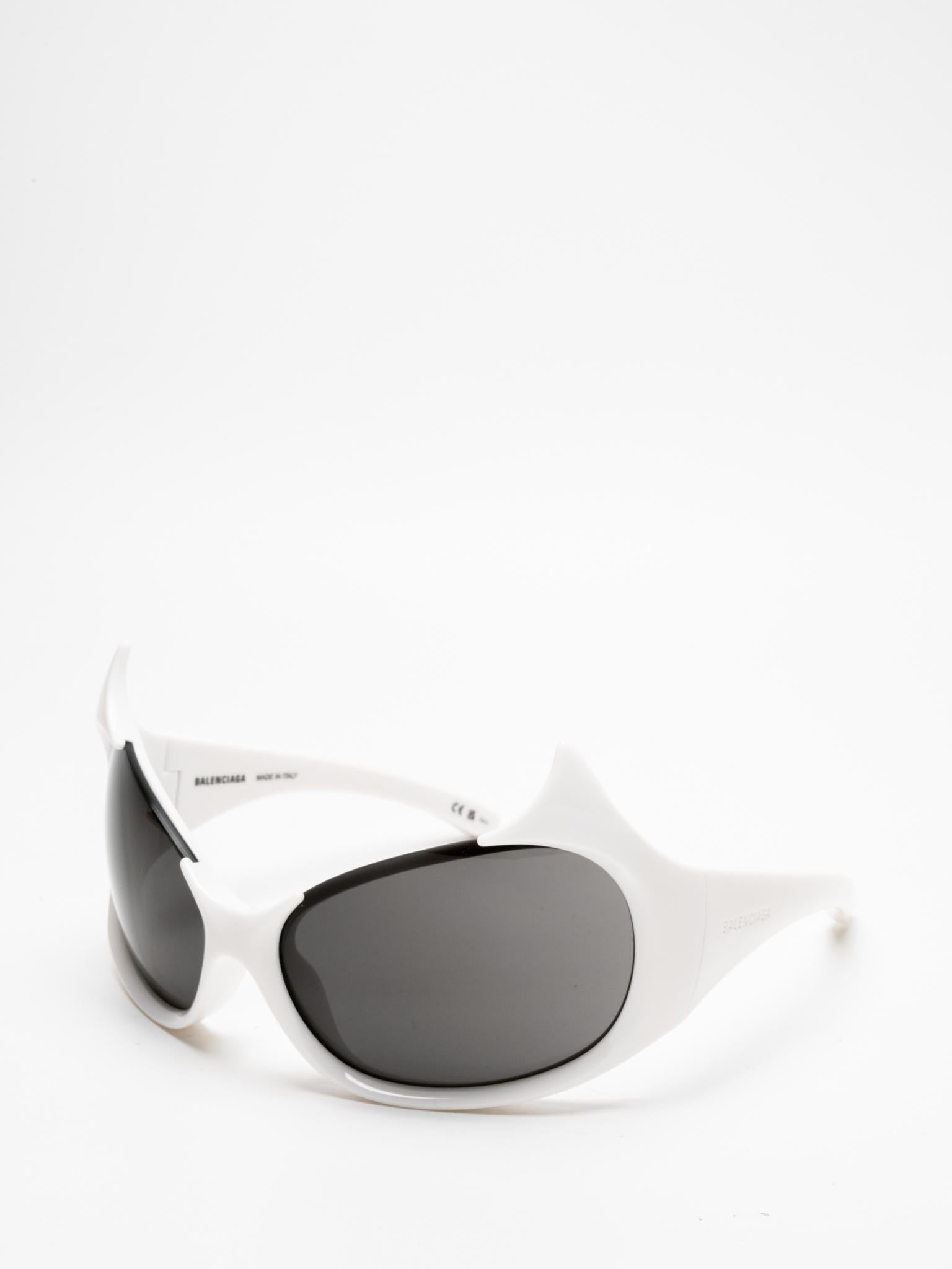 BALENCIAGA GOTHAM CAT BB0284S 003 Sunglasses - Luxury Designer Shades for Women & Men | Perfect for Outdoor Activities, Fashion Events & Travel Accessories