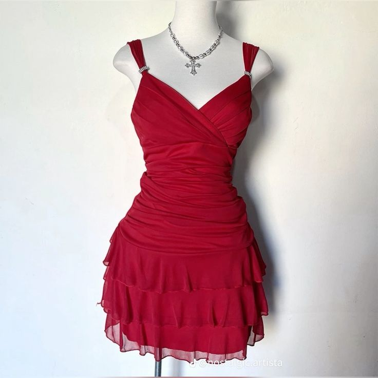 Elegant A-Line Red Short Prom Dress with Layered Skirt - Perfect for Homecoming, Parties & Special Occasions - Style J4982