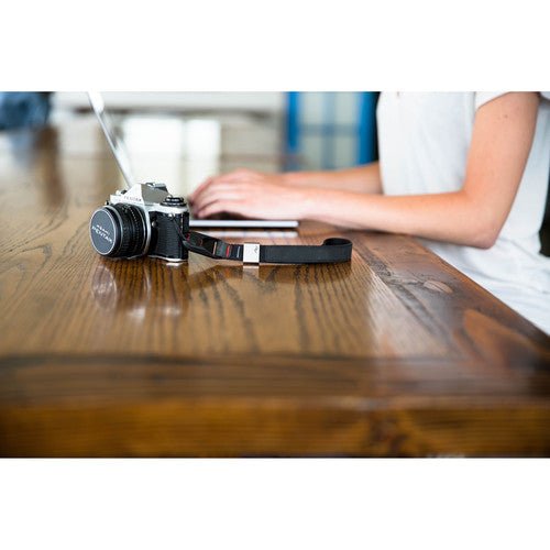 Peak Design Cuff Camera Wrist Strap (Black) - Secure & Comfortable DSLR/Mirrorless Camera Wrist Strap for Photographers - Perfect for Travel, Hiking & Outdoor Photography