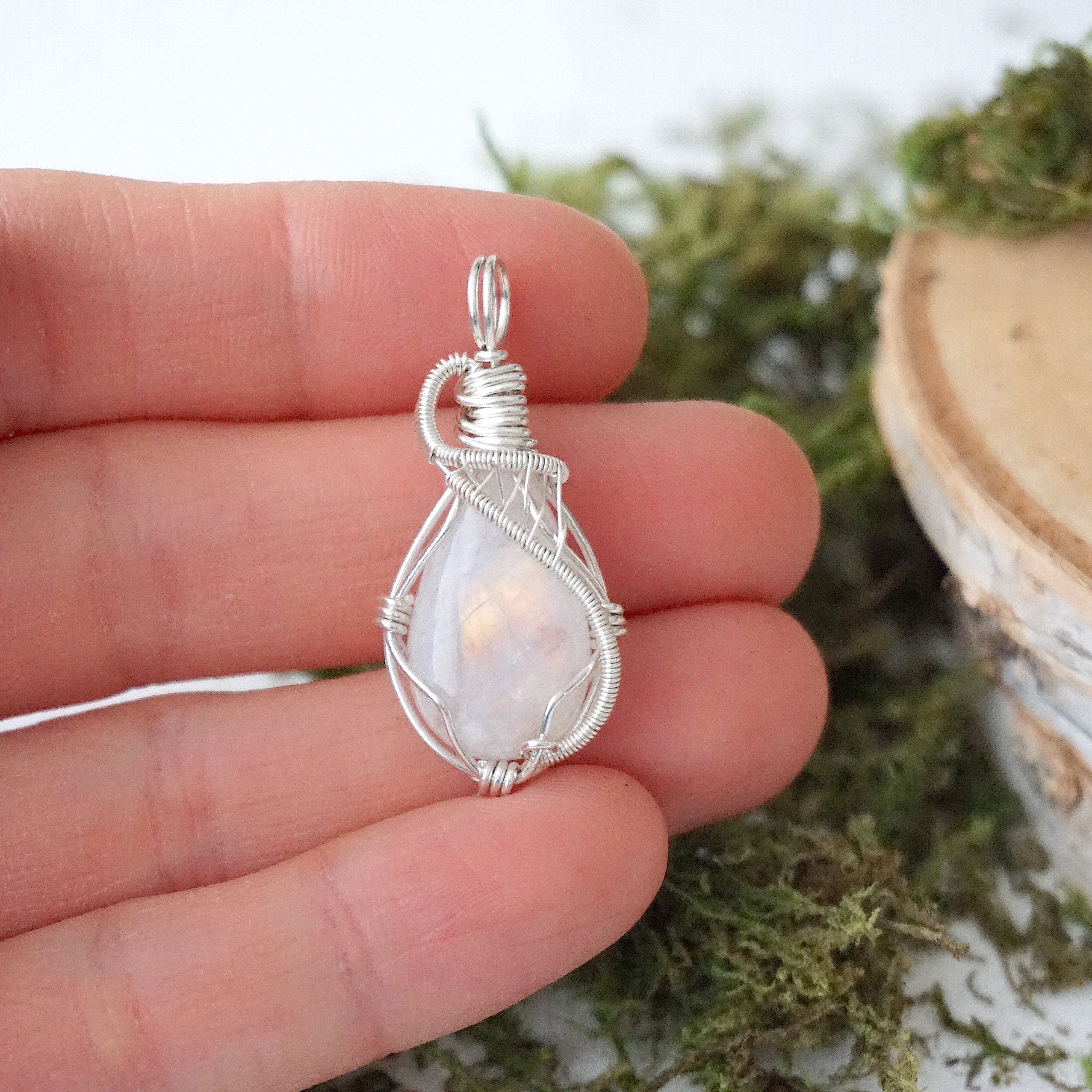 925 Sterling Silver Rainbow Moonstone Pendant Necklace for Women | Elegant Healing Crystal Jewelry Gift for Birthday, Anniversary & Special Occasions