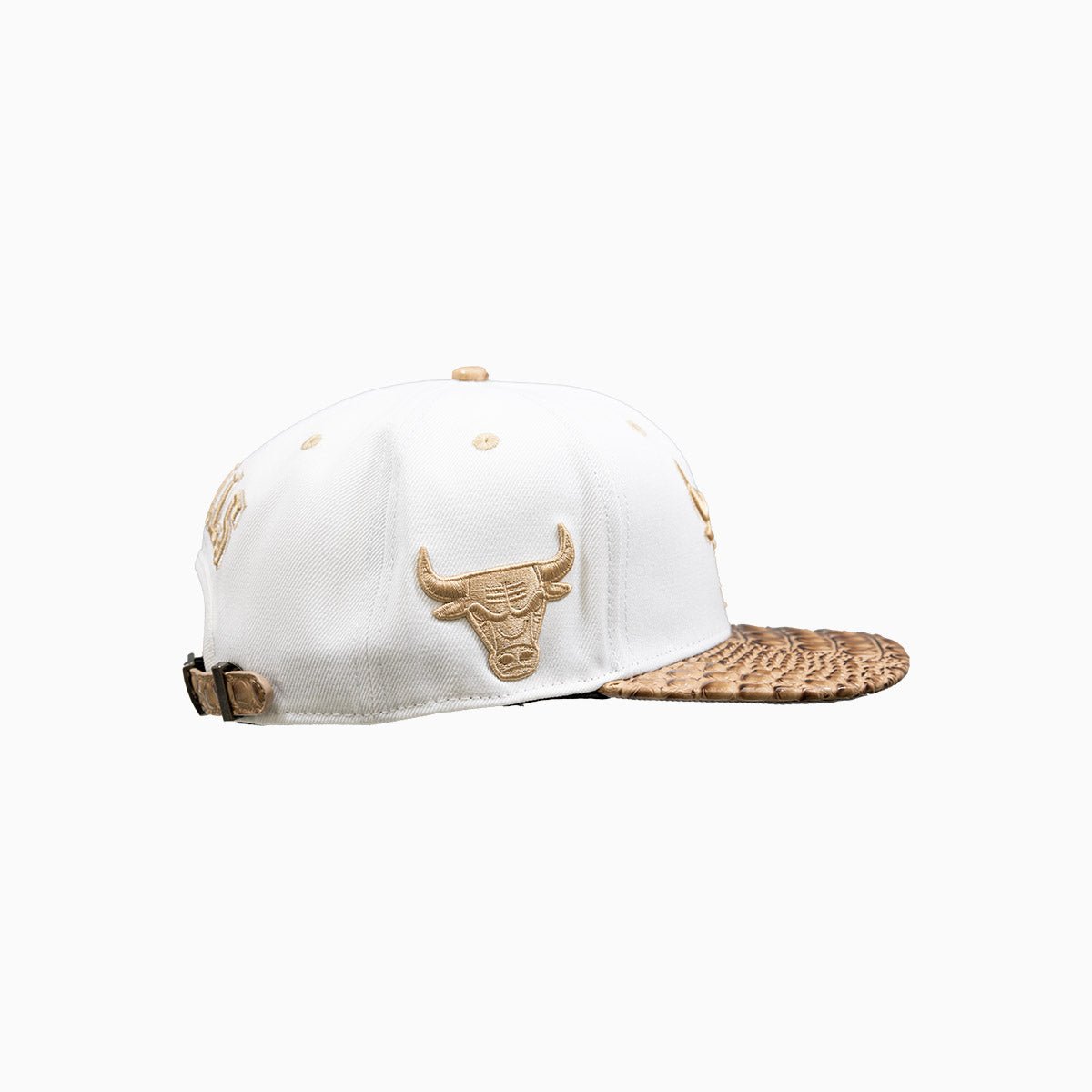 Chicago Bulls NBA Official Snapback Hat with Genuine Leather Visor - Perfect for Basketball Games, Sports Events & Casual Wear