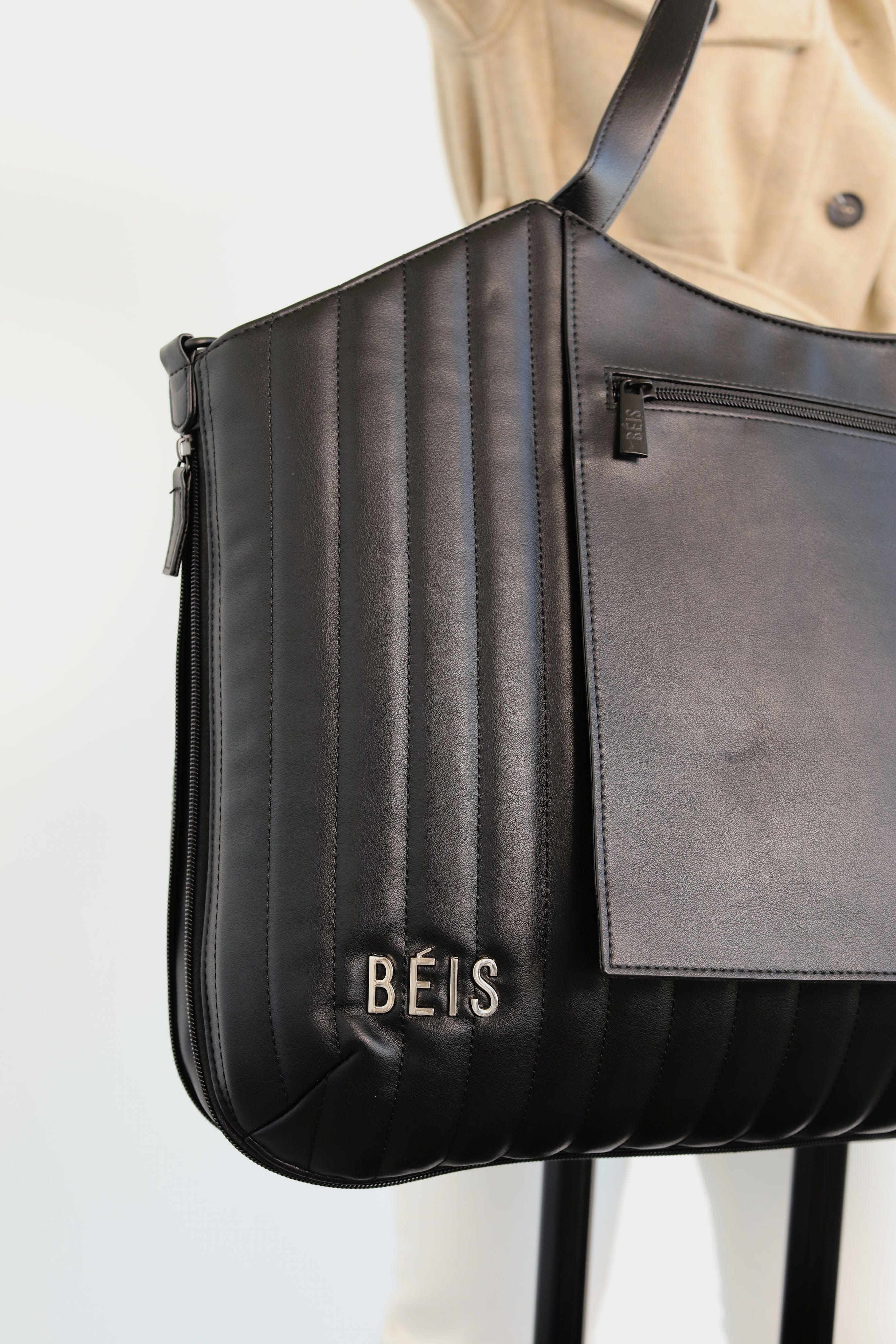 Expandable Overnight Duffle Bag for Travel - Water-Resistant Black Carry-On Luggage for Weekend Trips & Gym Use