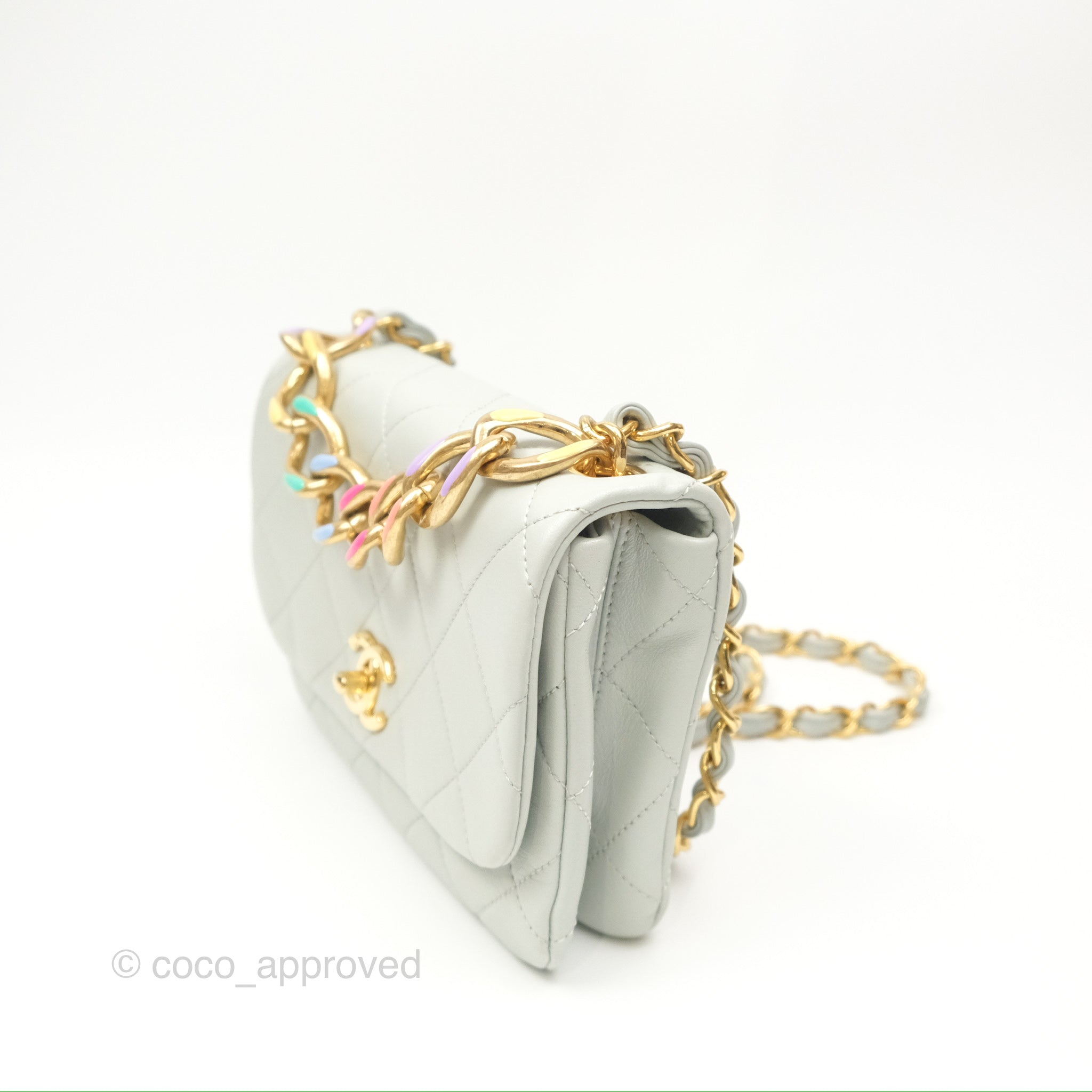 Chanel Classic Flap Bag with Chain Handle in Light Grey Calfskin & Aged Gold Hardware - Perfect for Evening Events, Date Nights & Luxury Fashion Accessories