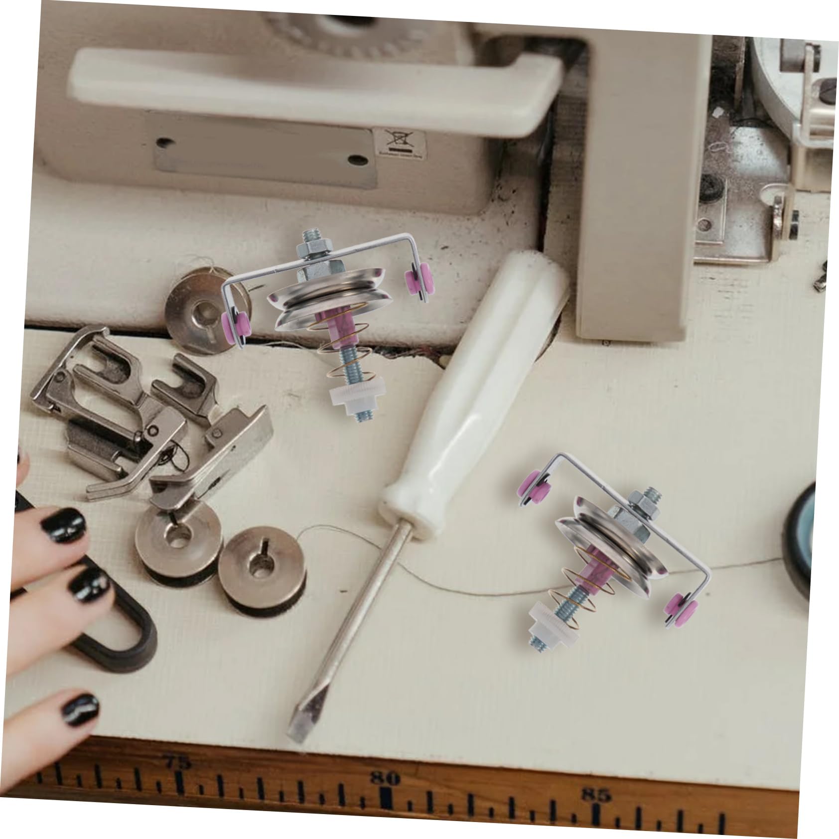 Lurrose 12-Pack Ribbon Tensioner for Sewing & Warping Machines - Iron Yarn Tensioning Wire Clamps, Plastic Belt Tensioners for Flocking & Ribbon Machines - Perfect for Crafting, Textile Arts & DIY Projects