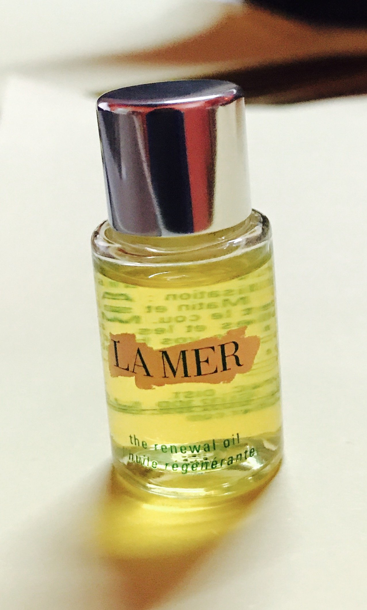 La Mer The Renewal Oil 0.17oz/5ml Travel Size - Luxury Facial Oil for Hydration & Anti-Aging - Perfect for On-the-Go Skincare & Travel Essentials