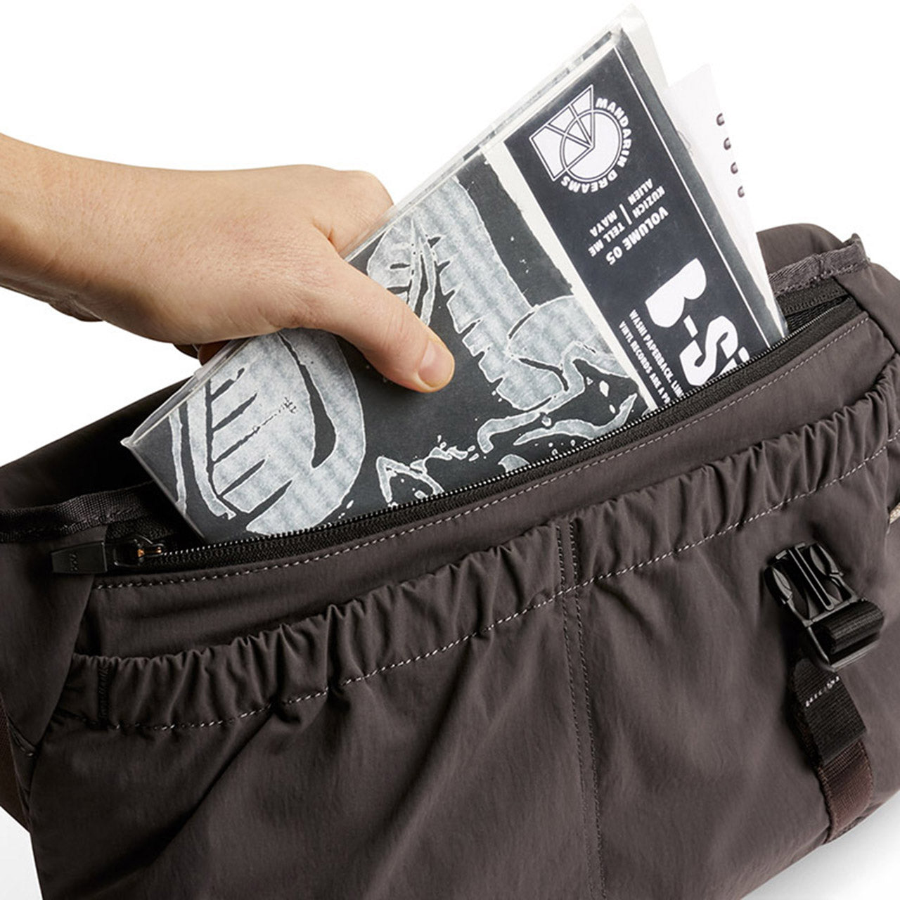 Cinch Messenger Bag 12L - Durable Crossbody Shoulder Bag for Men & Women - Perfect for Work, Travel & Everyday Use