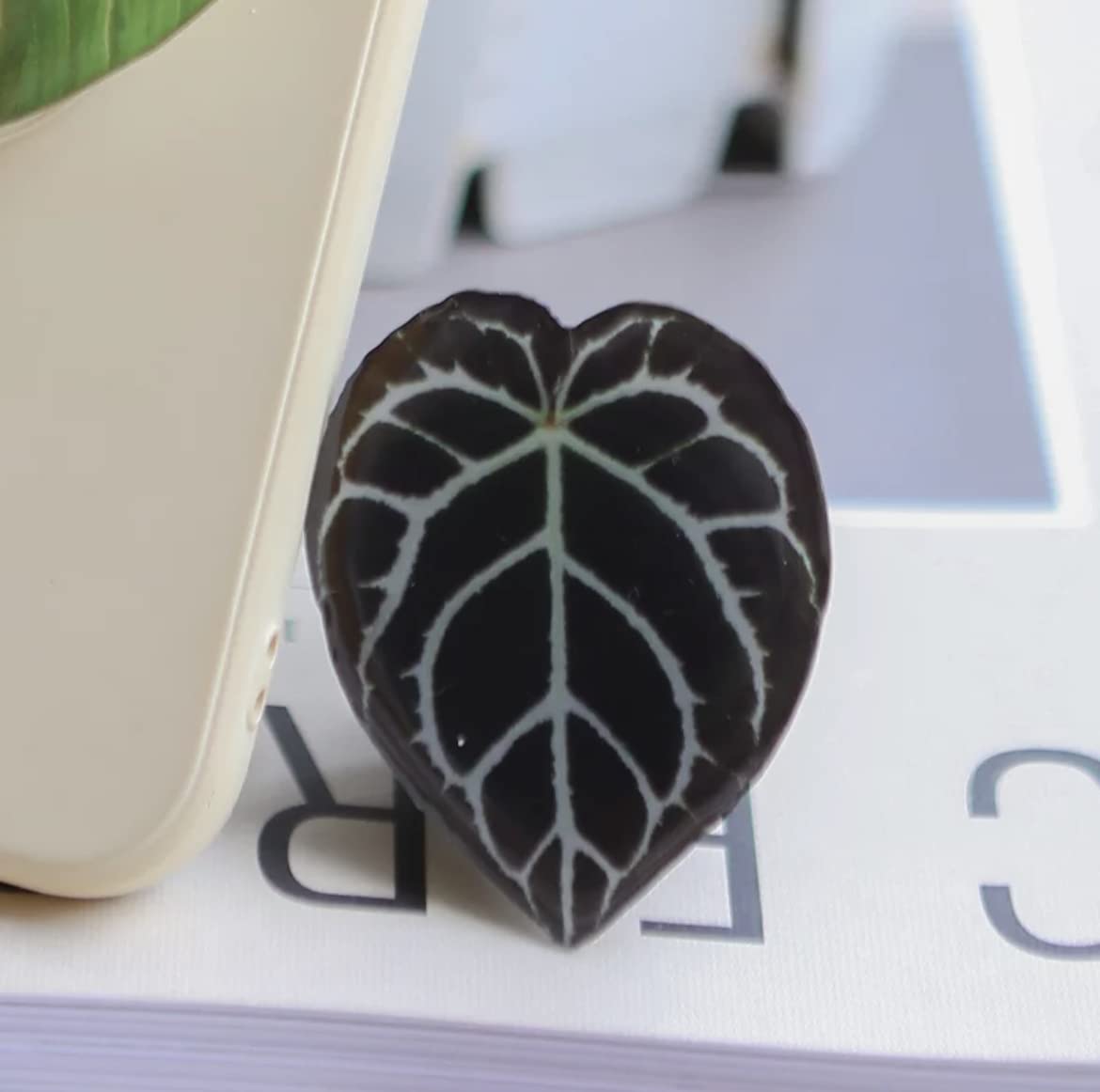 Monstera Anthurium Philodendron Leaf Tropical Aroid Plant Phone Grip - Non-Slip Handle for iPhone, Samsung & Tablets (Crystallinum) - Perfect for Home, Office & Travel Use