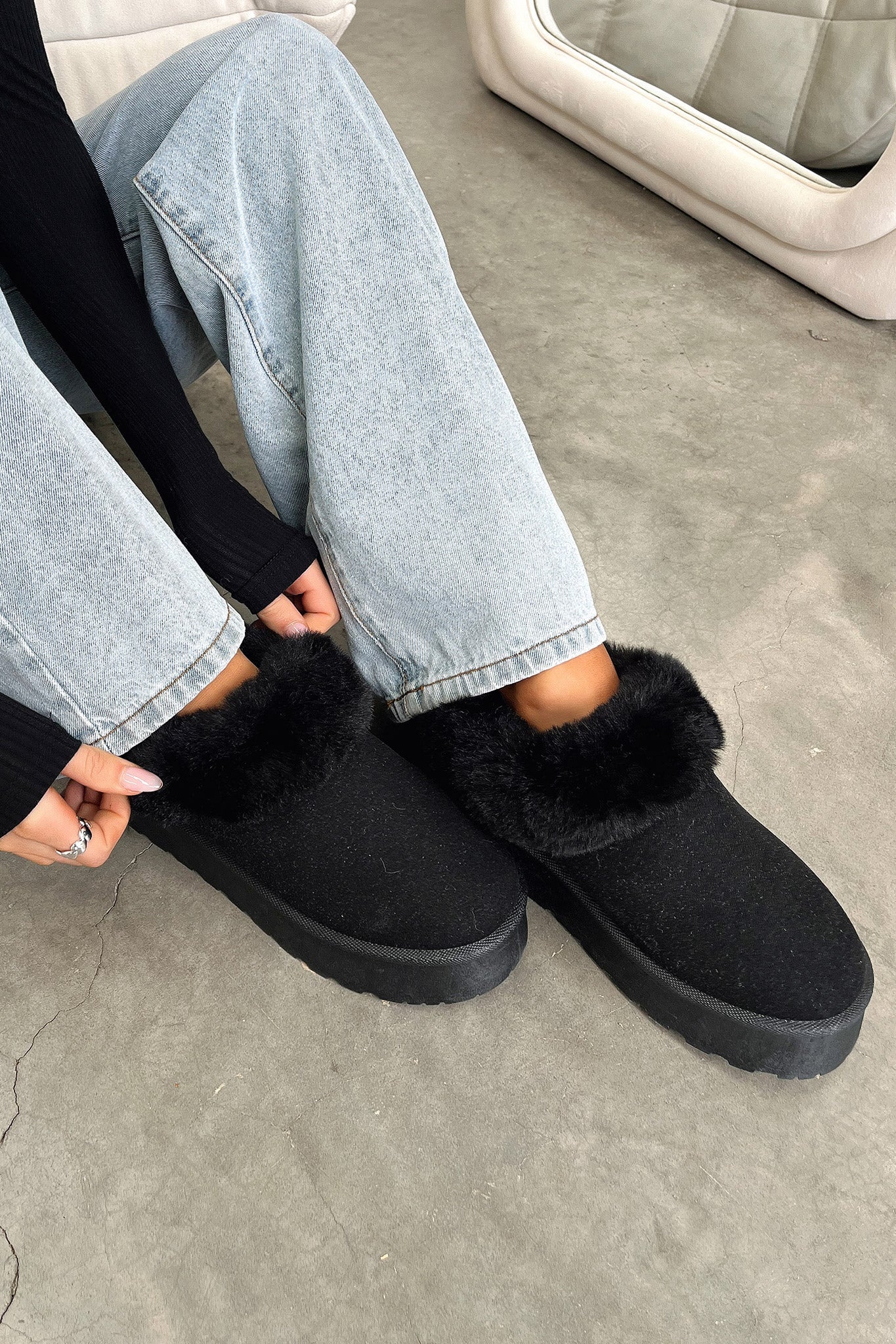Elani Comfortable Platform Slippers for Women - Soft & Cozy House Shoes, Indoor/Outdoor Wear, Perfect for Home, Lounge, and Travel - Black