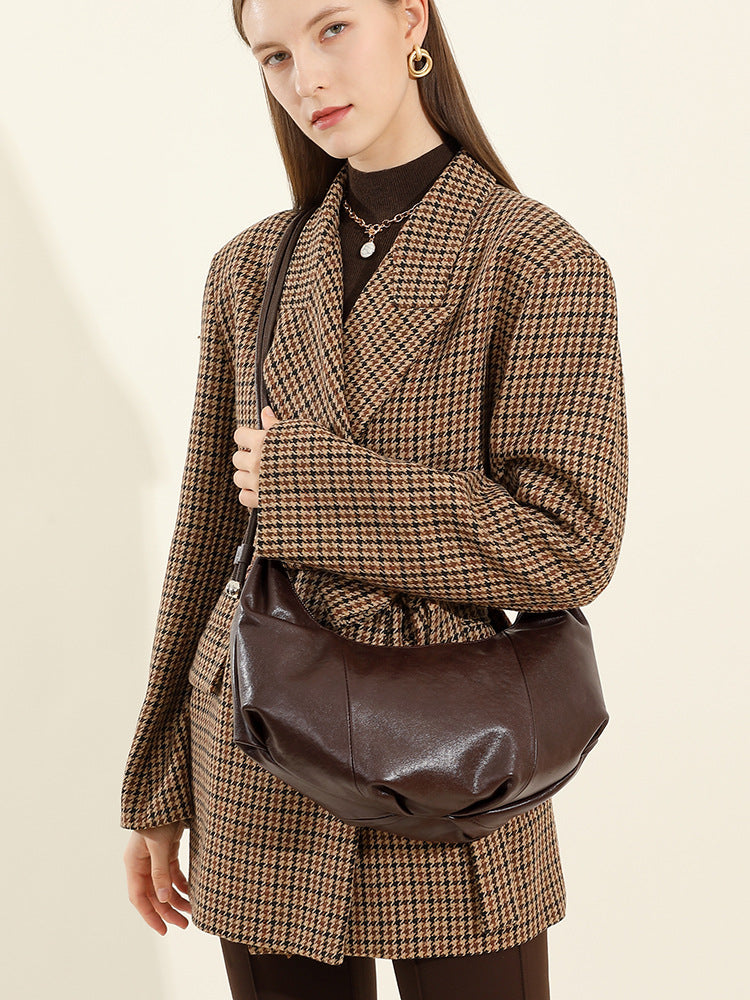 Stylish Women's Curved Shoulder Bag - Fashionable Crossbody Purse for Daily Use, Work & Travel | Trendy Handbag for Outfits & Accessories