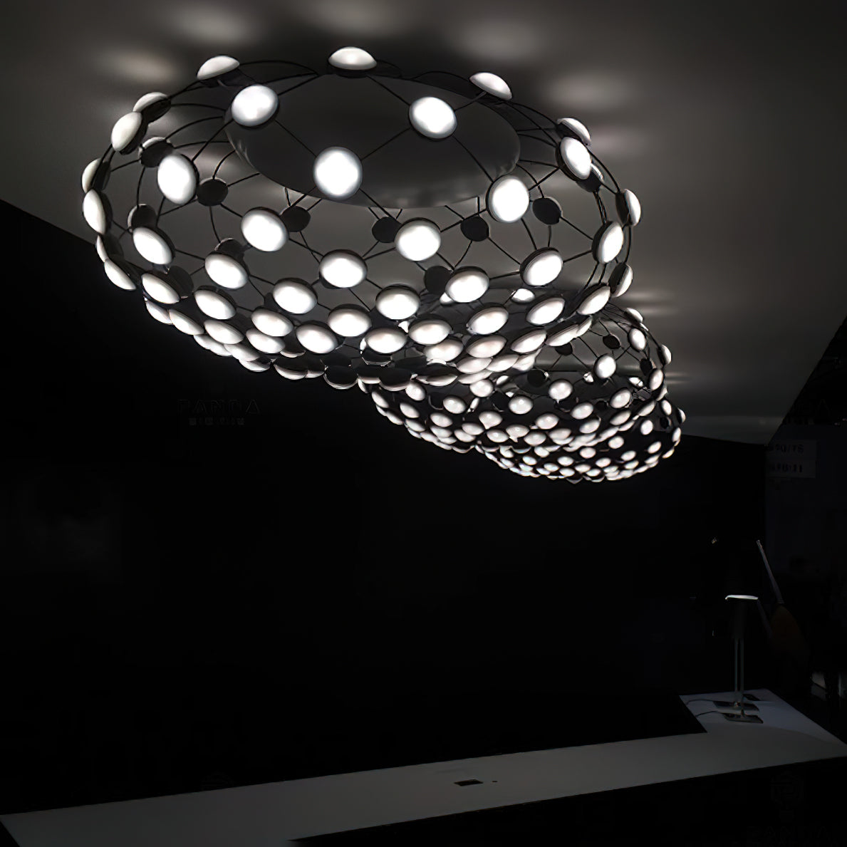Modern Black and White Mesh Ceiling Lamp - Stylish Pendant Light for Living Room, Bedroom, Dining Room & Office Decor
